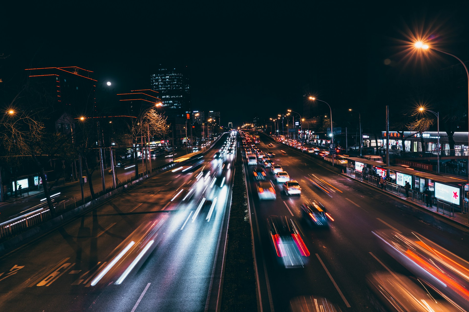 Heavy traffic at night | Source: Unsplash