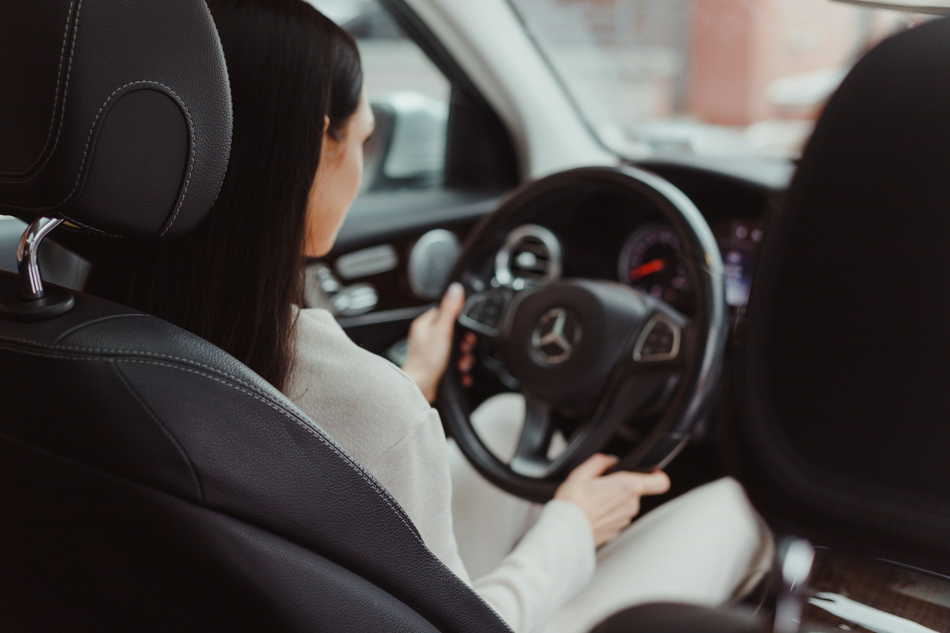 A woman driving her car | Source: Unsplash