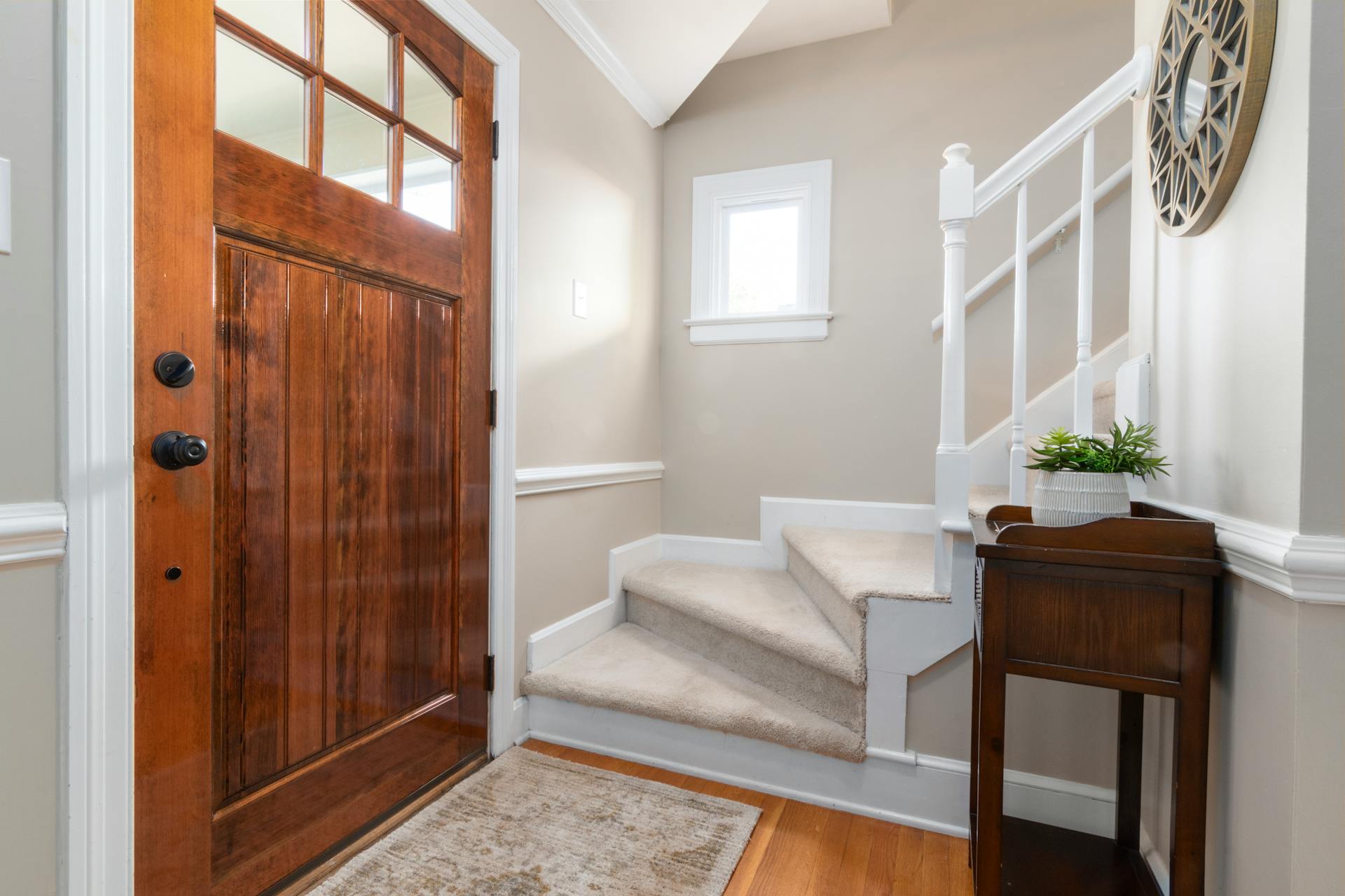 A front door | Source: Pexels