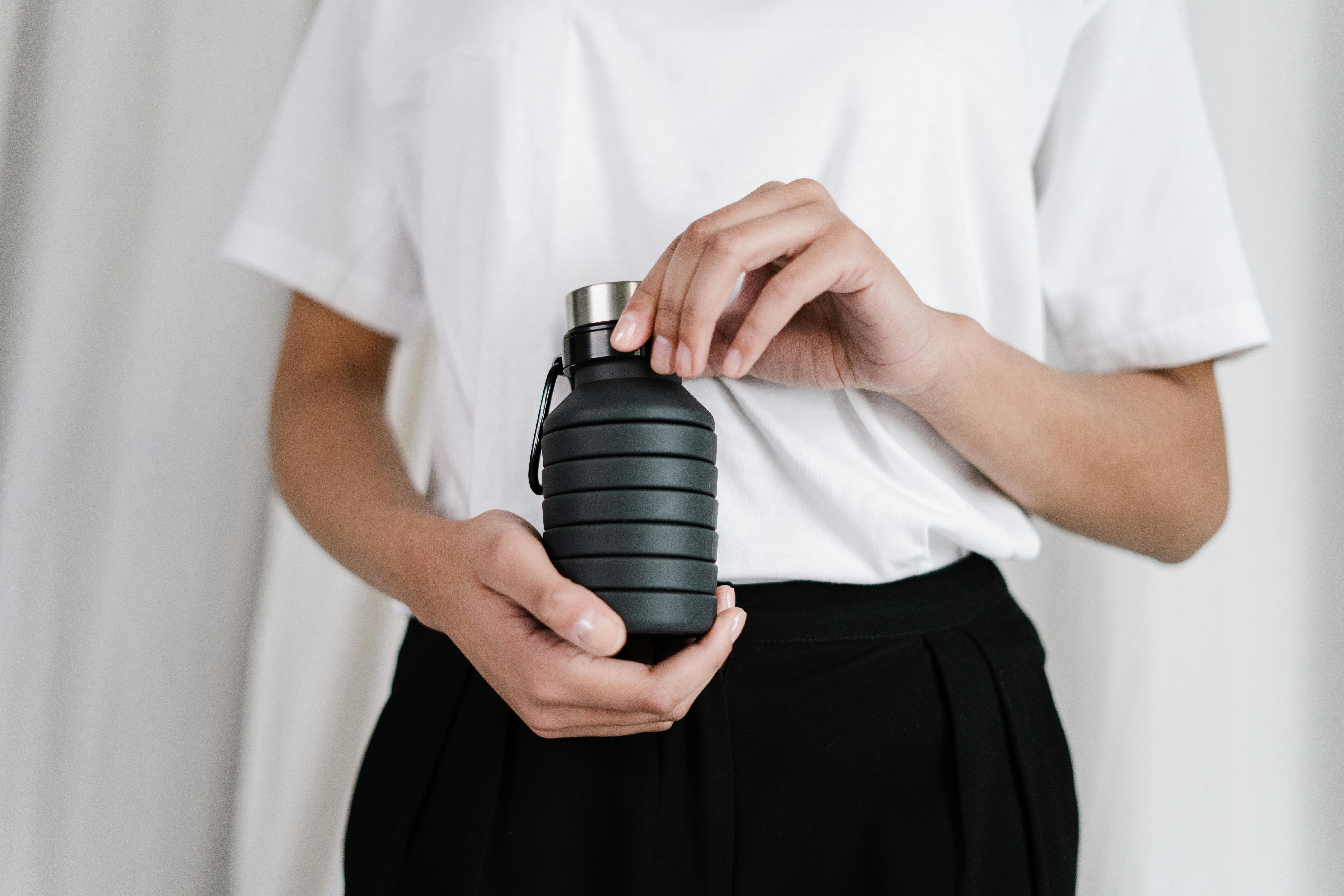 Collapsible water bottle | Source: Pexels
