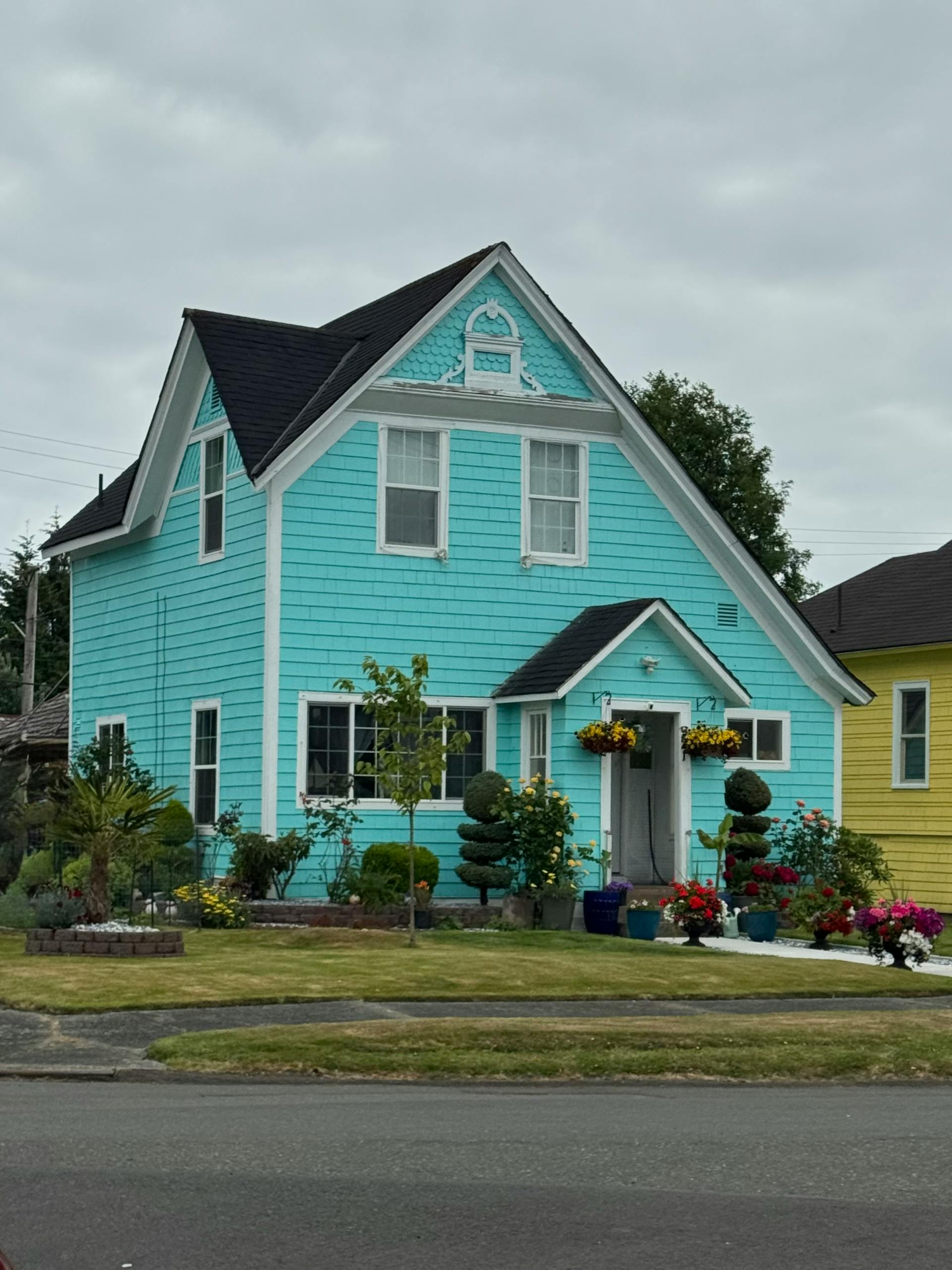 A house in the suburbs | Source: Pexels