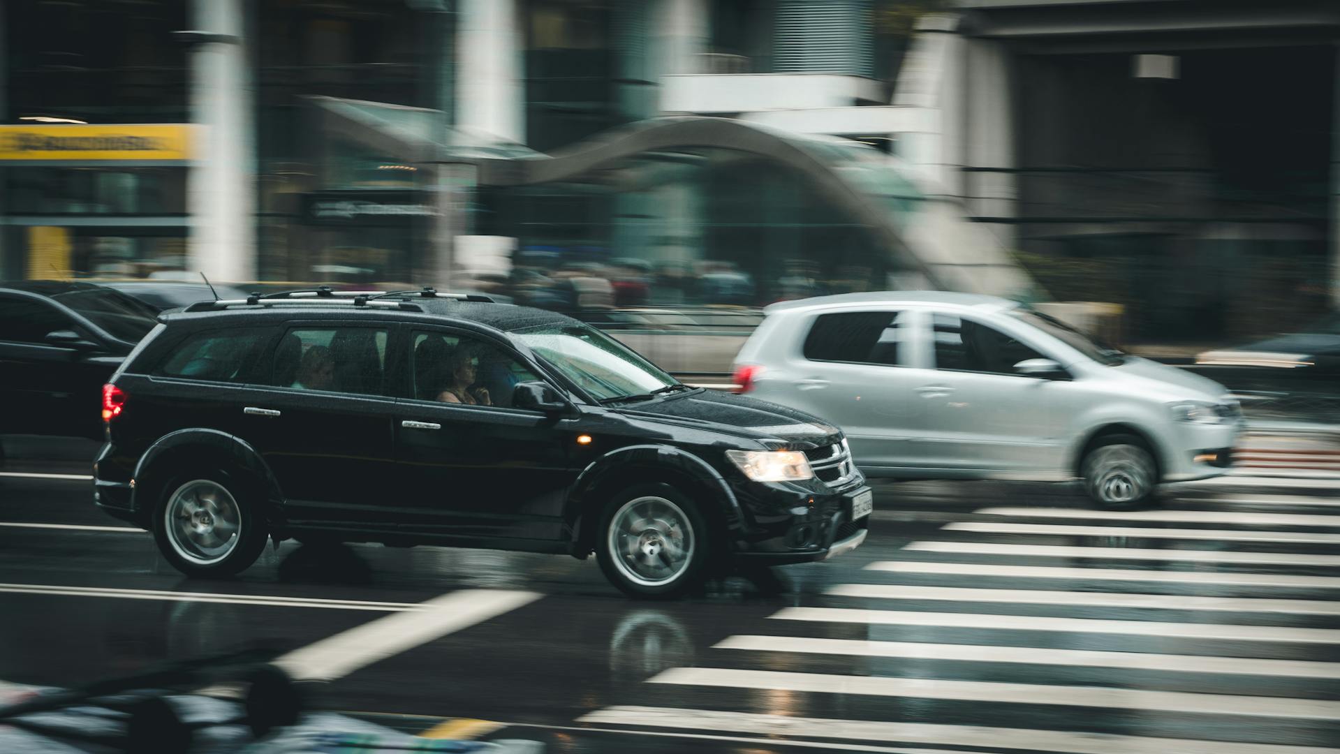 Traffic in a city | Source: Pexels