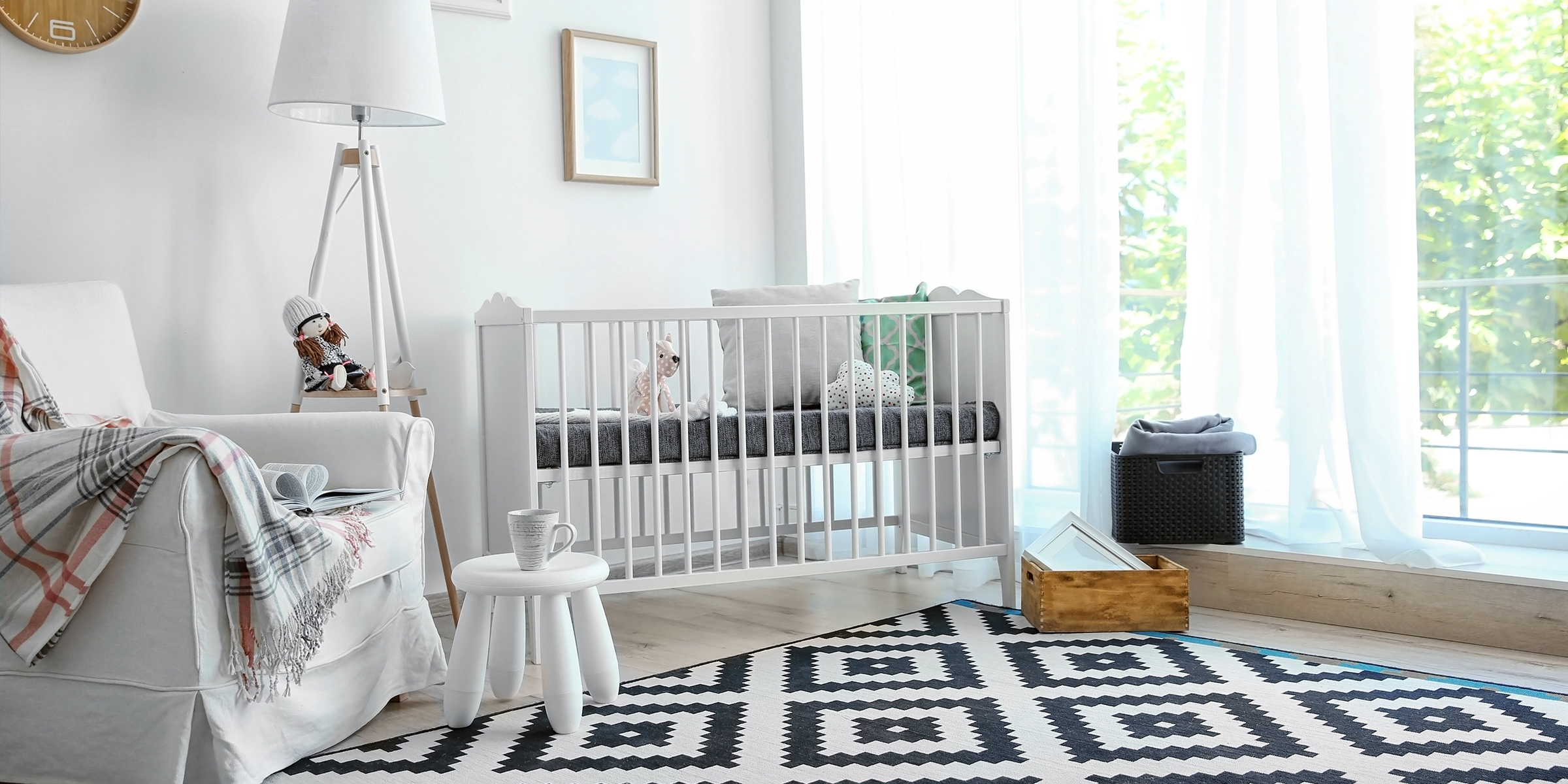 A crib located in the room | Source: Shutterstock