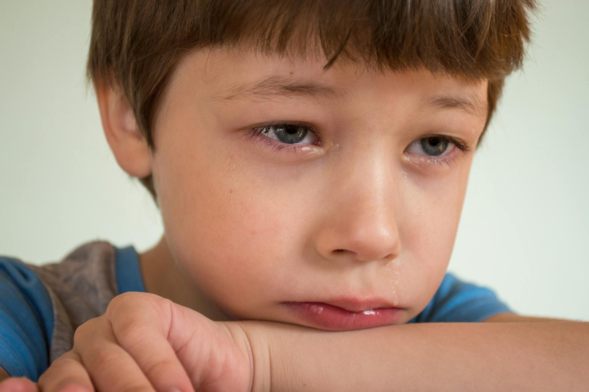 A sad little boy | Source: Pexels