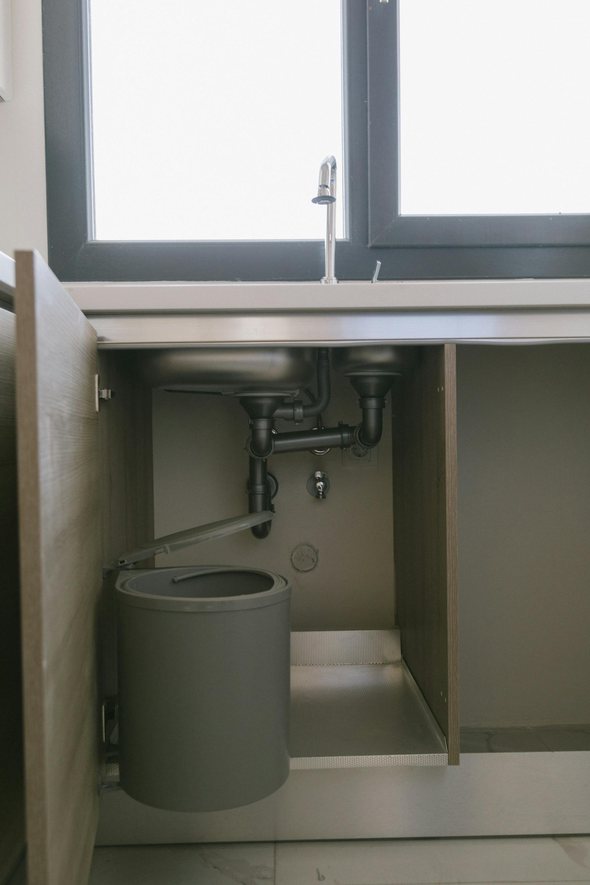 A kitchen trash can | Source: Pexels