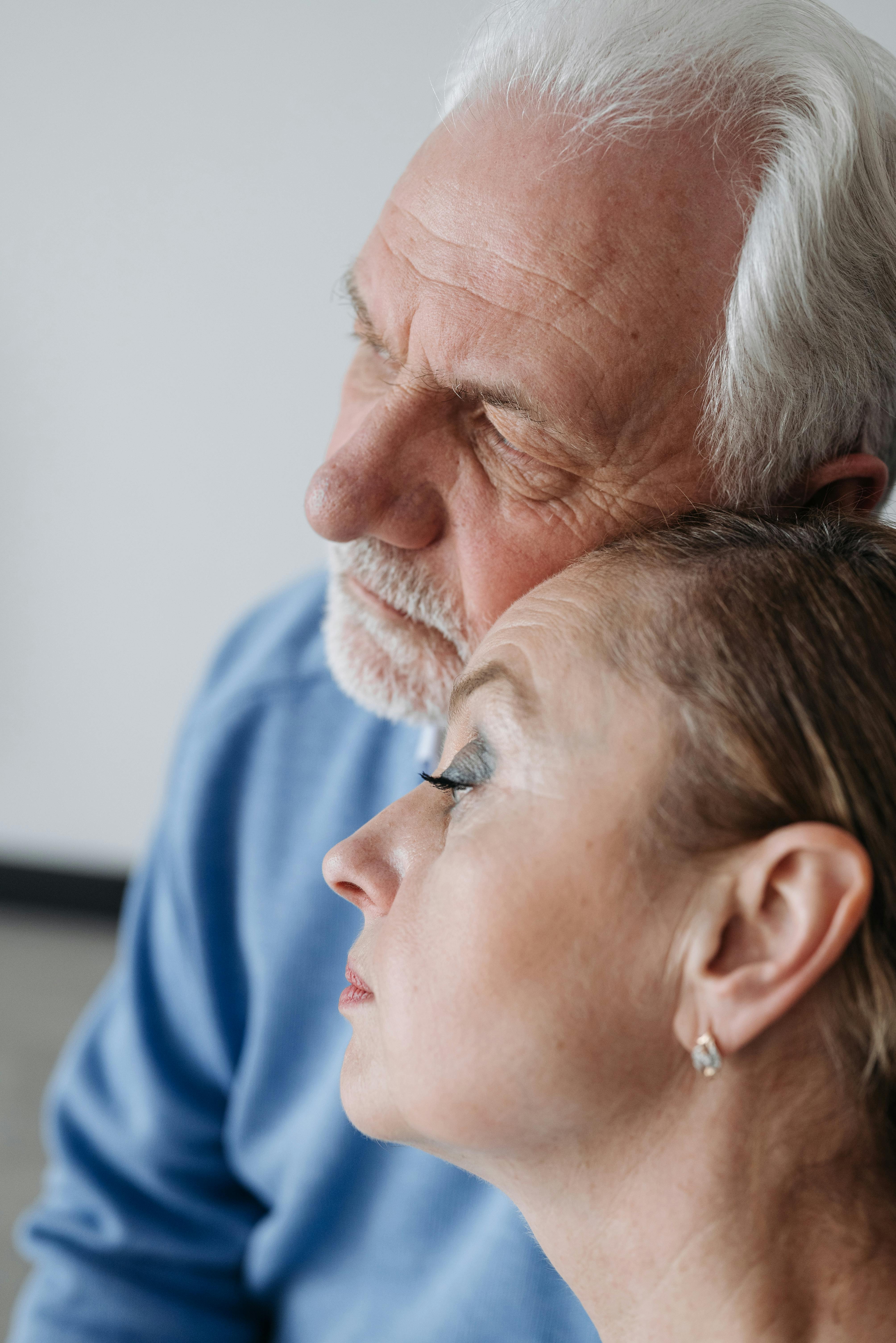 A close-up of a man and a woman | Source: Pexels