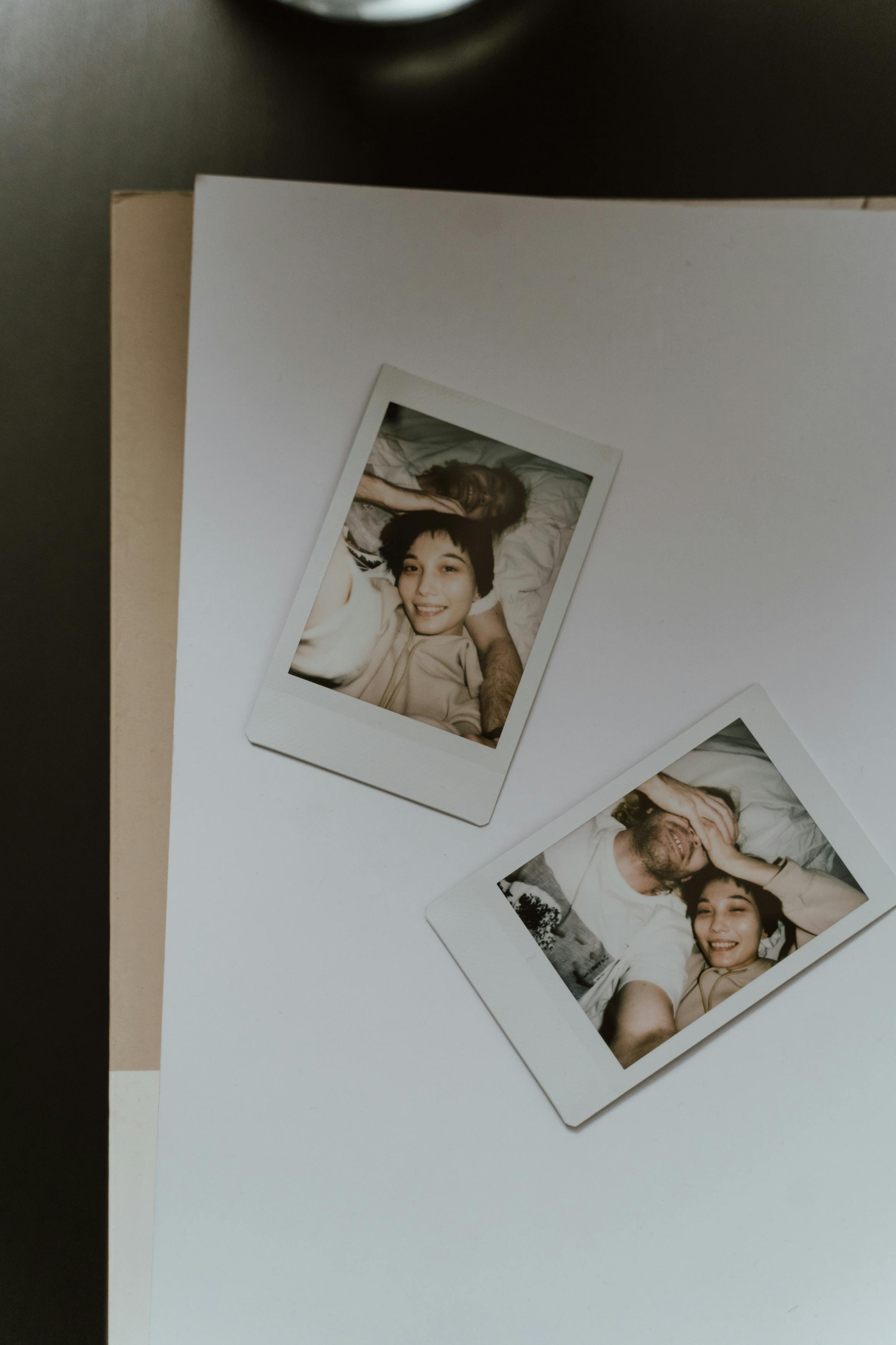 A couple's printed photos | Source: Pexels