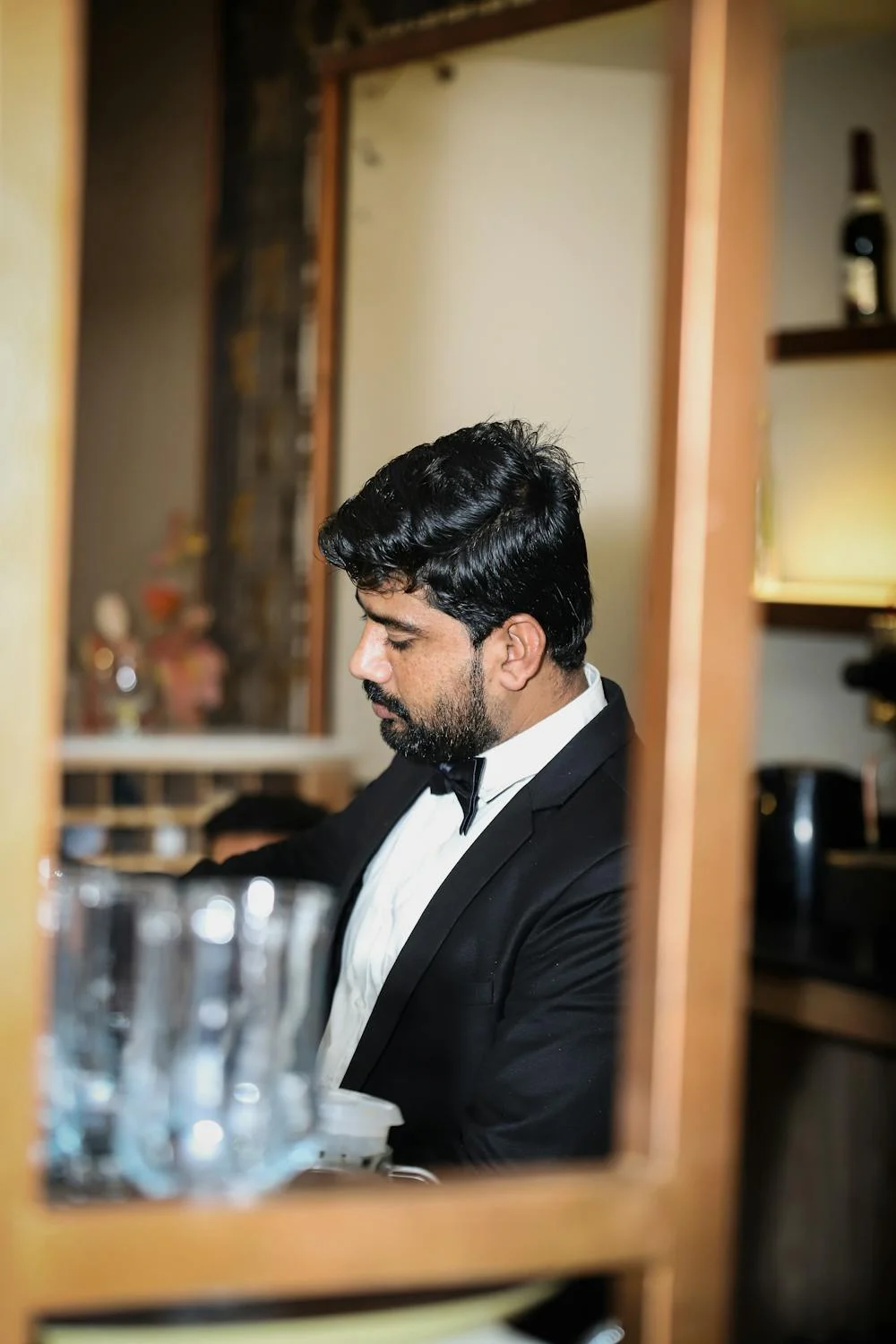 A mature man in a hotel | Source: Pexels