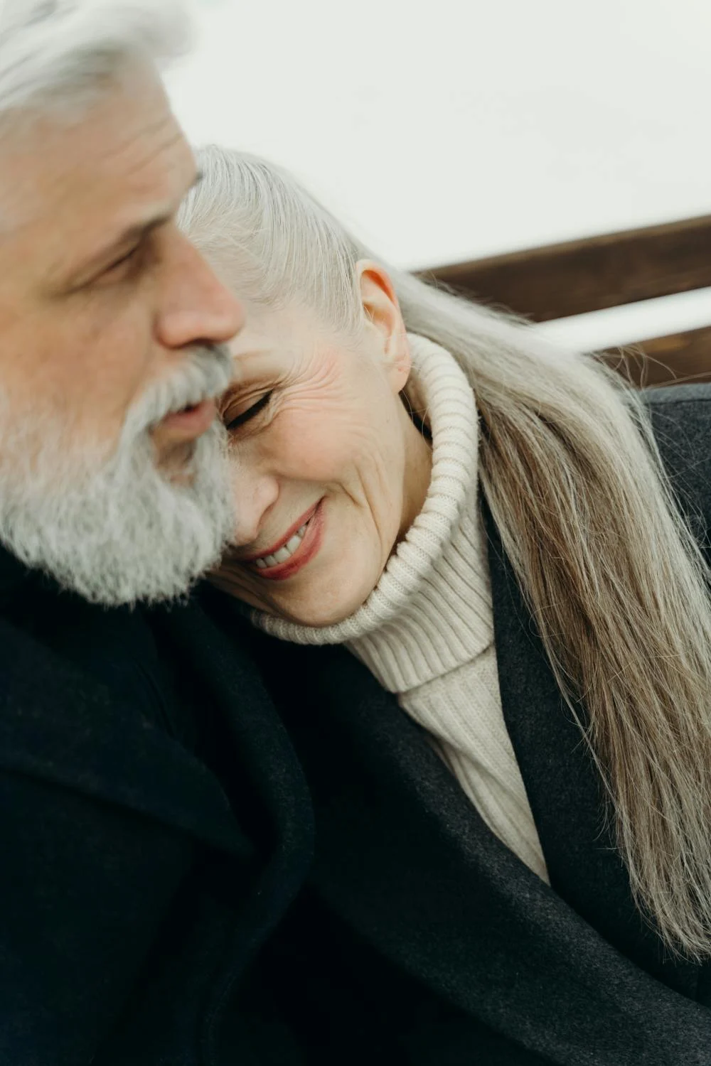 A happy mature couple ⏐ Source: Pexels