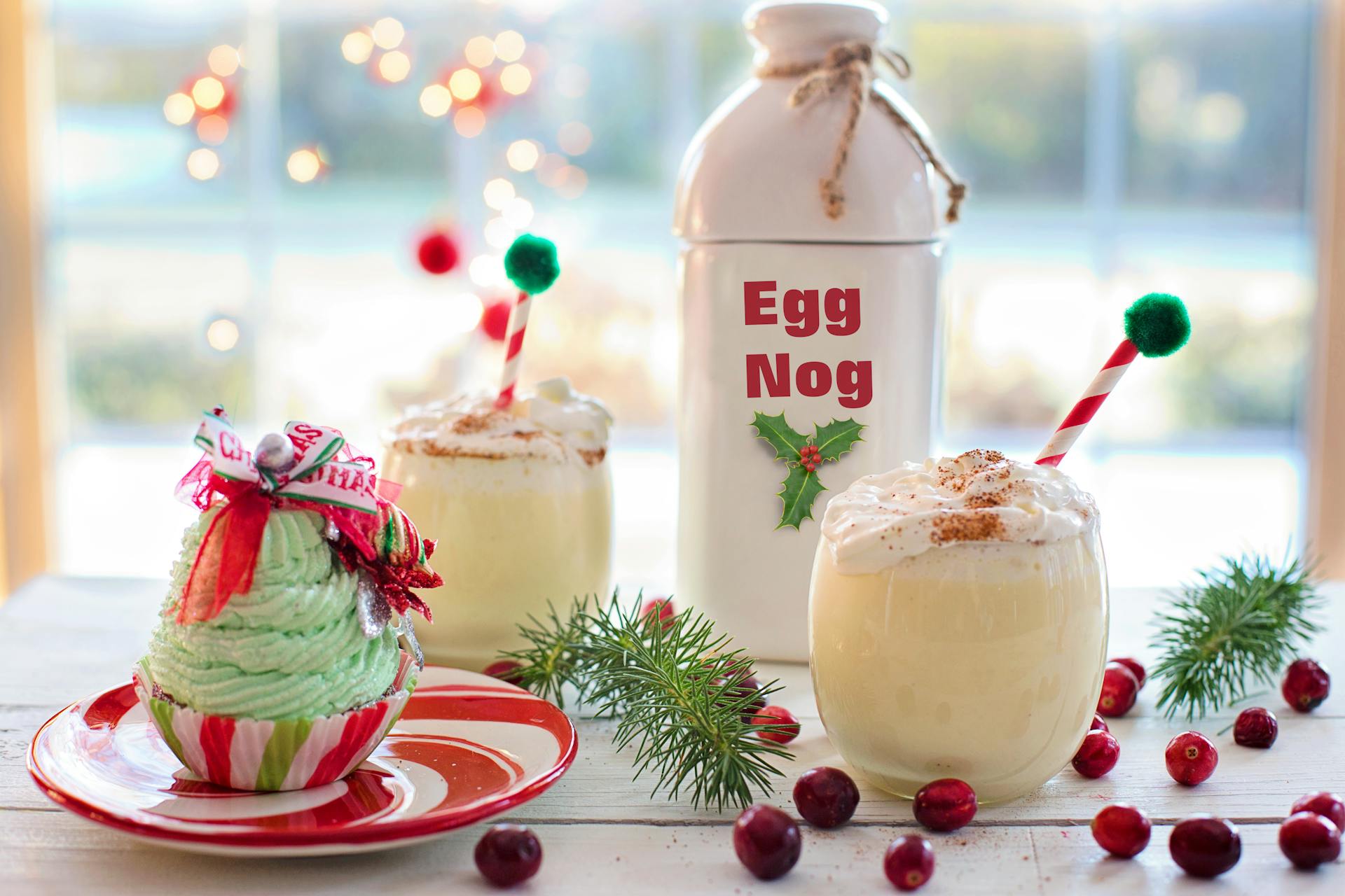 Glasses of eggnog | Source: Pexels