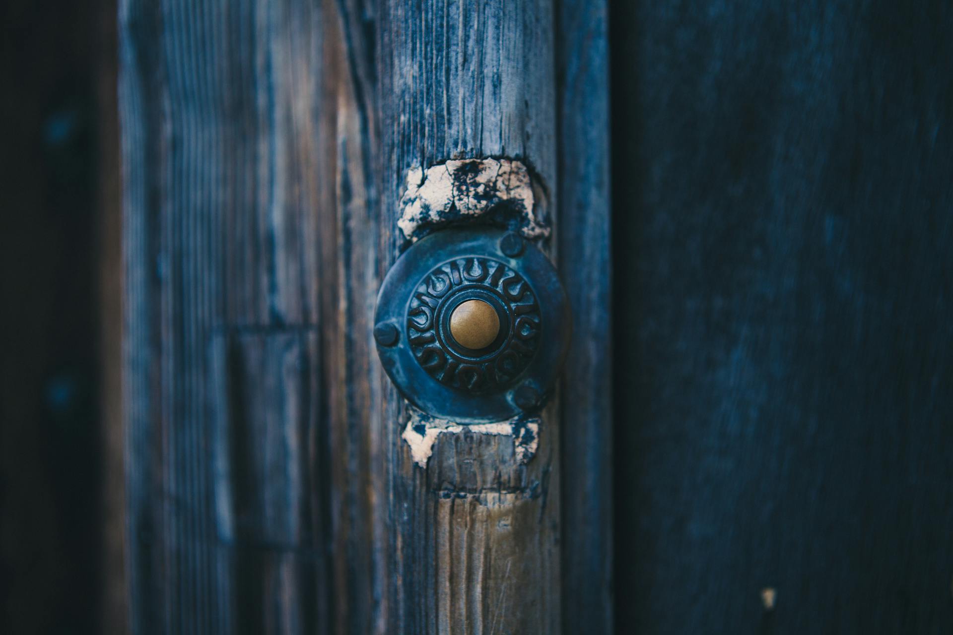 A doorbell | Source: Pexels