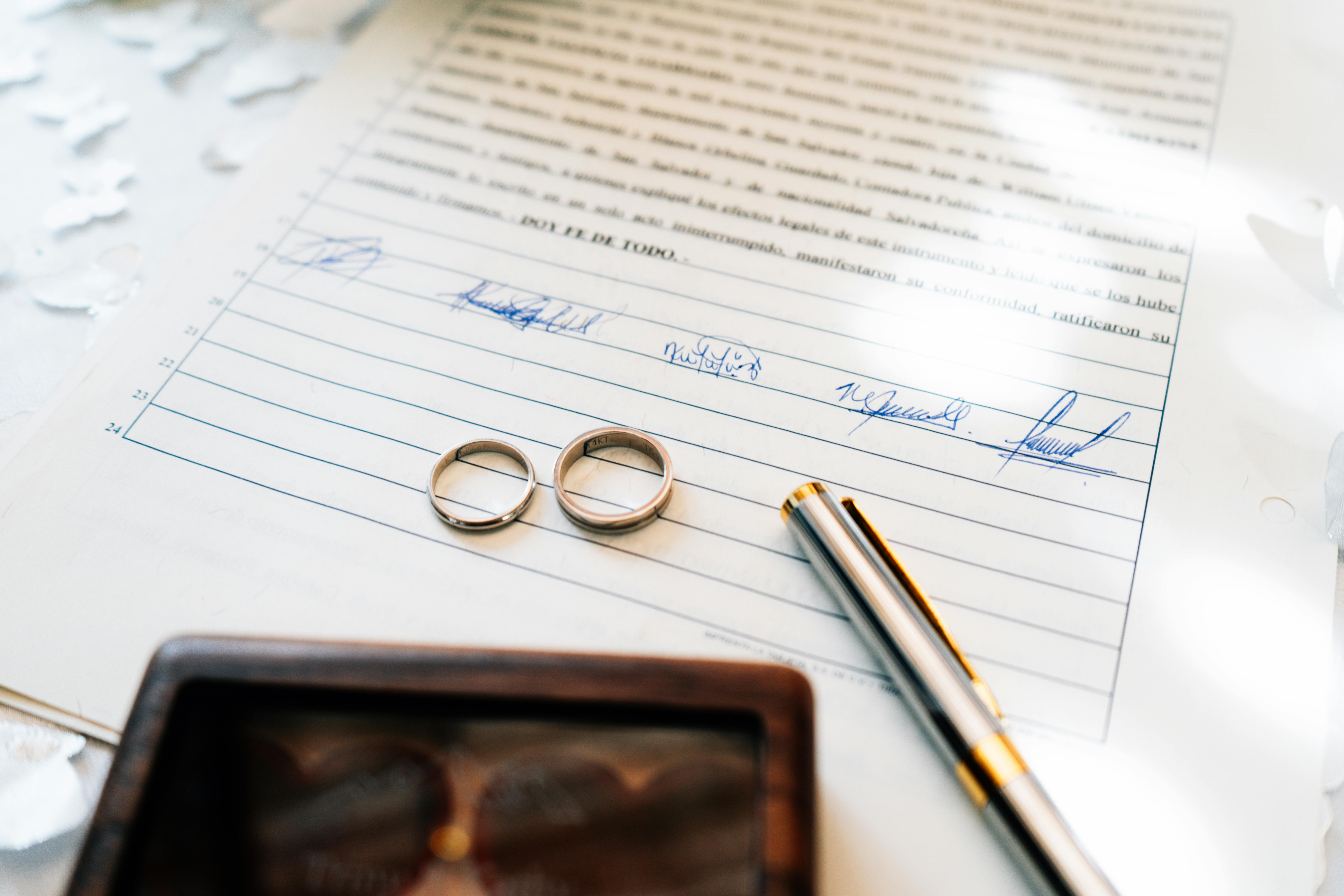 A marriage certificate on a table | Source: Pexels