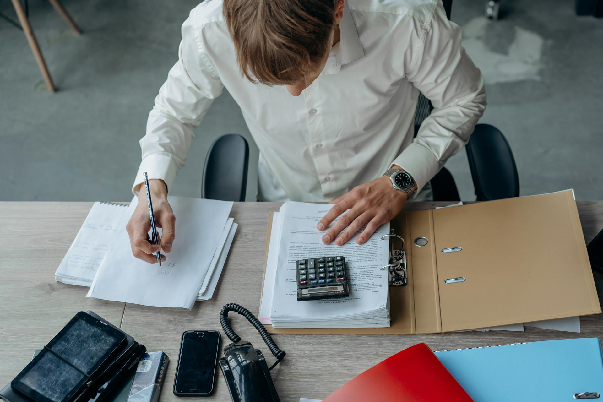 A man working in the office | Source: Pexels