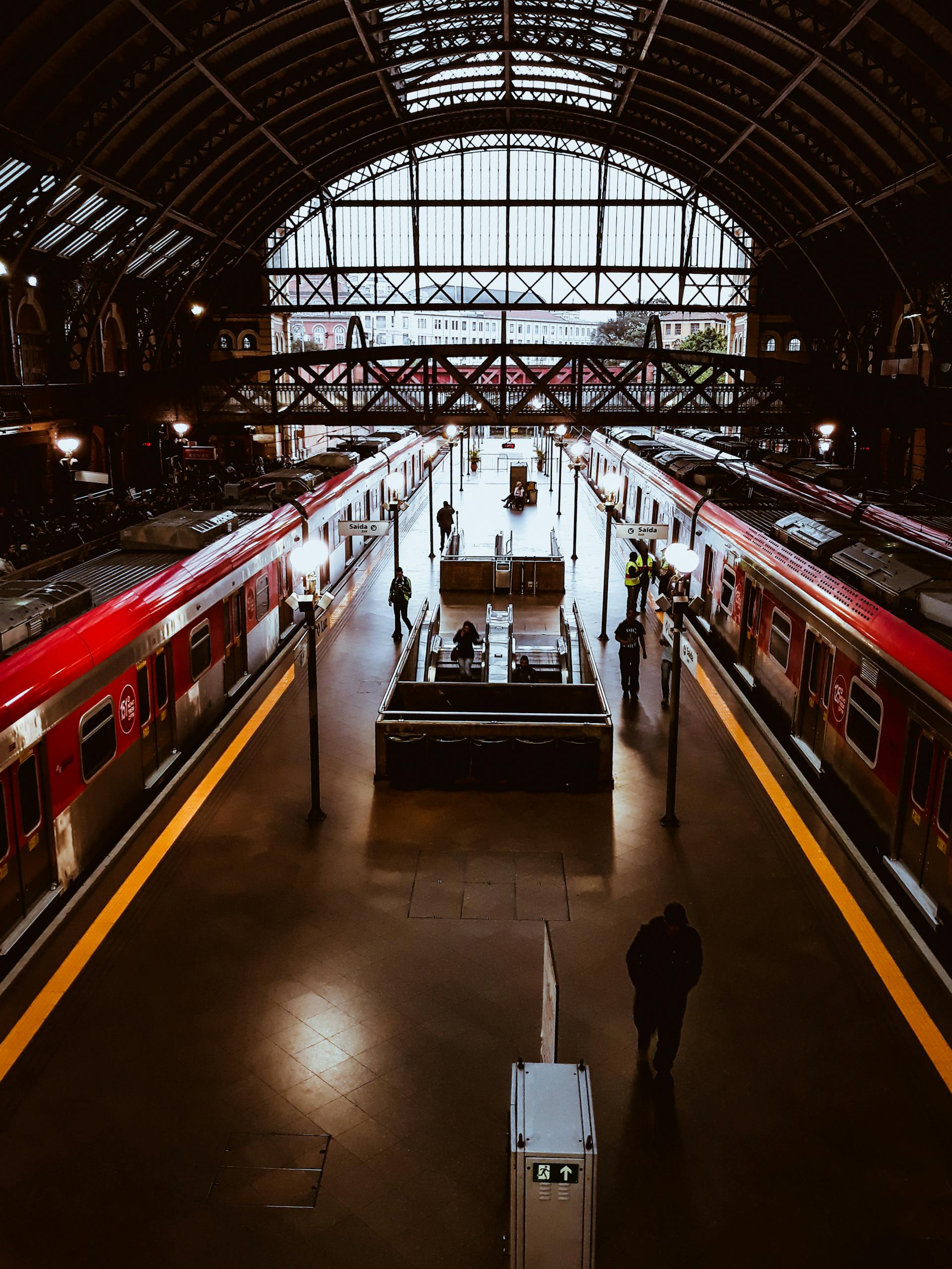 The interior of a train station | Source: Pexels