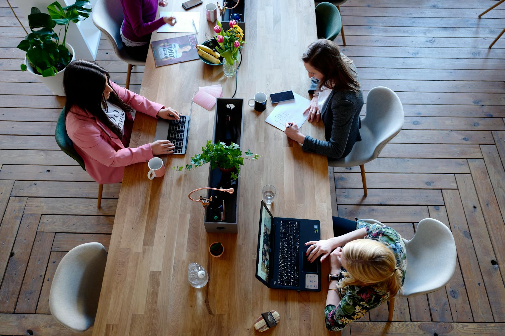 People working in an office | Source: Pexels