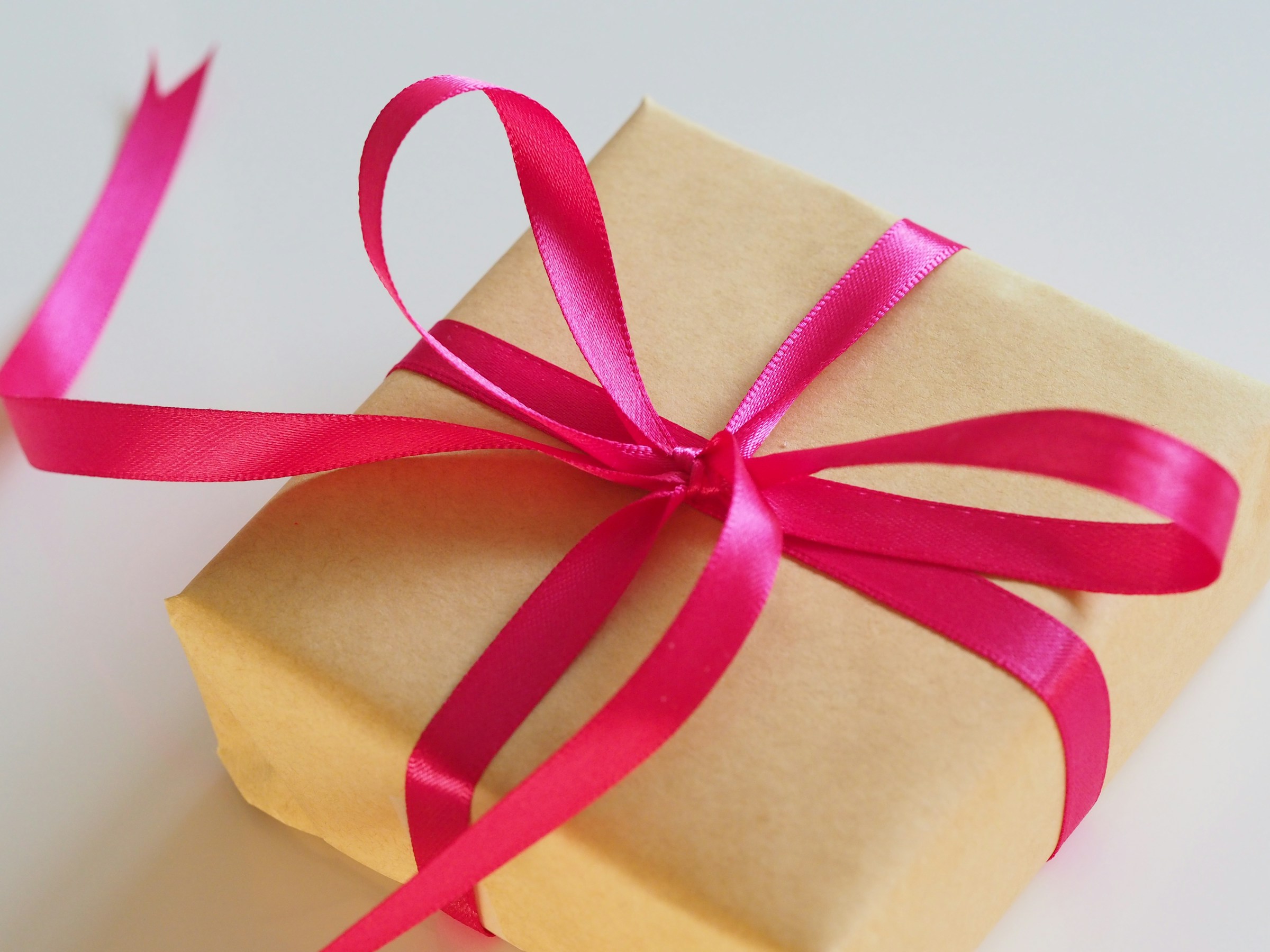 A close-up shot of a gift box | Source: Unsplash