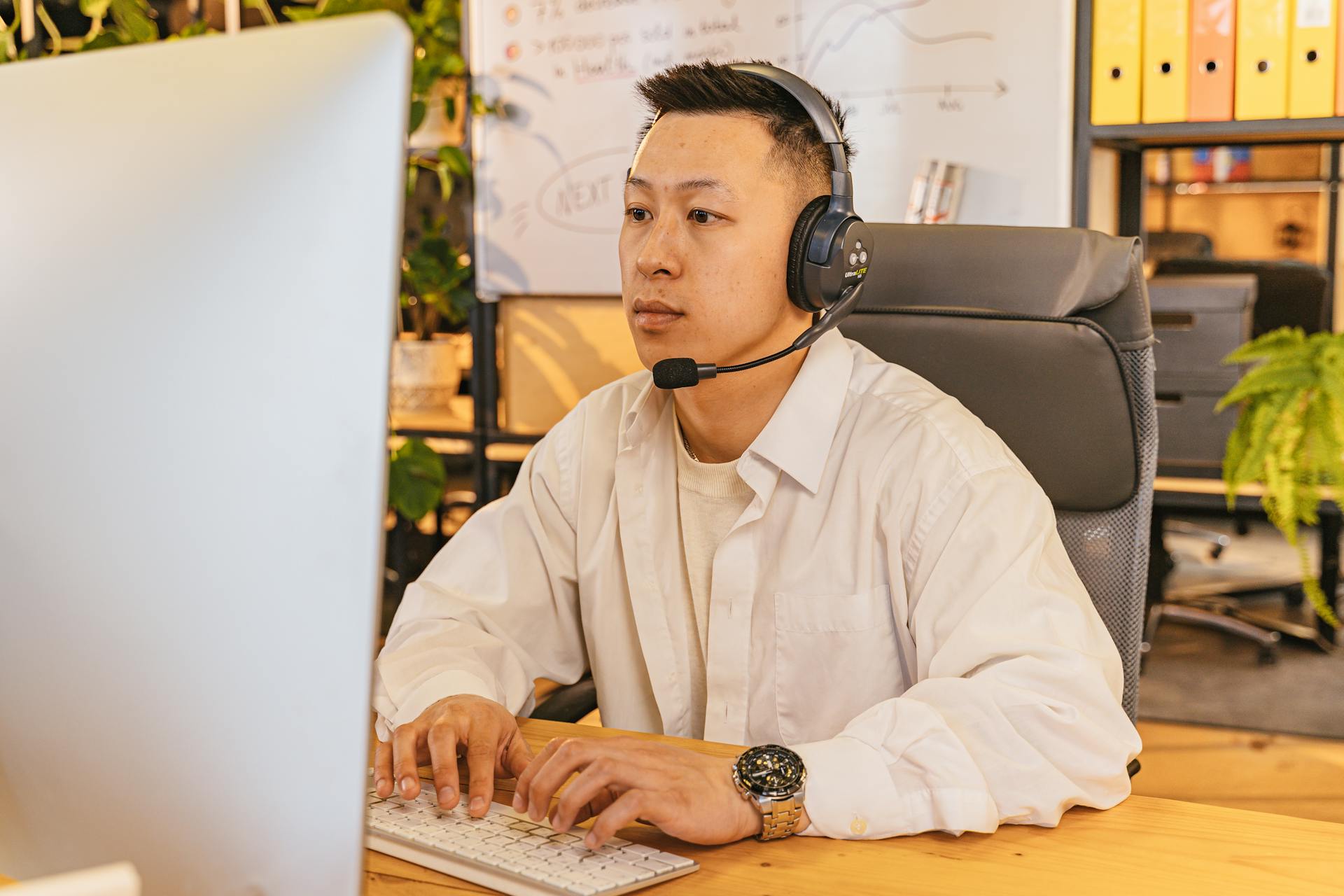 A customer care representative | Source: Pexels