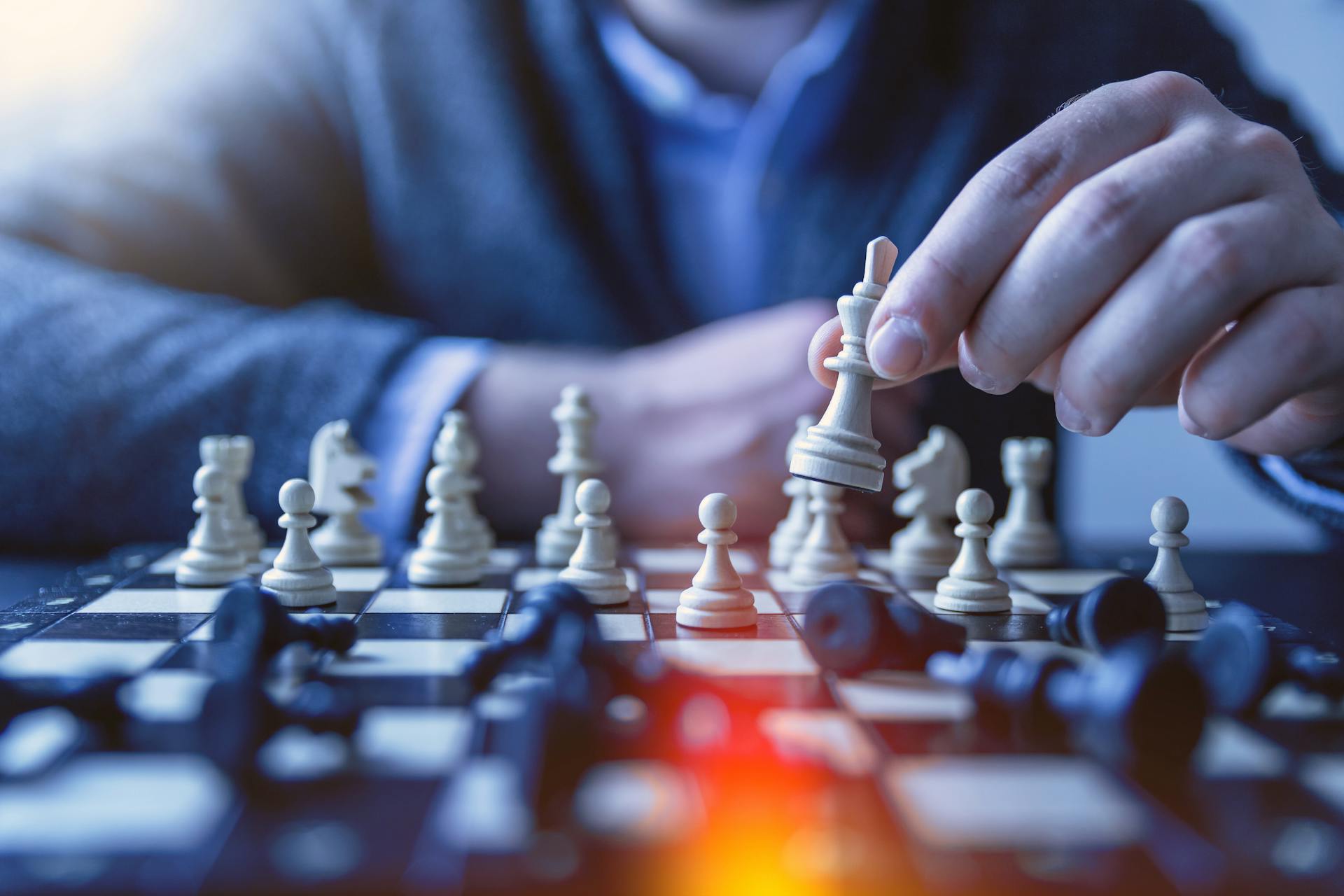 A man playing chess | Source: Pexels