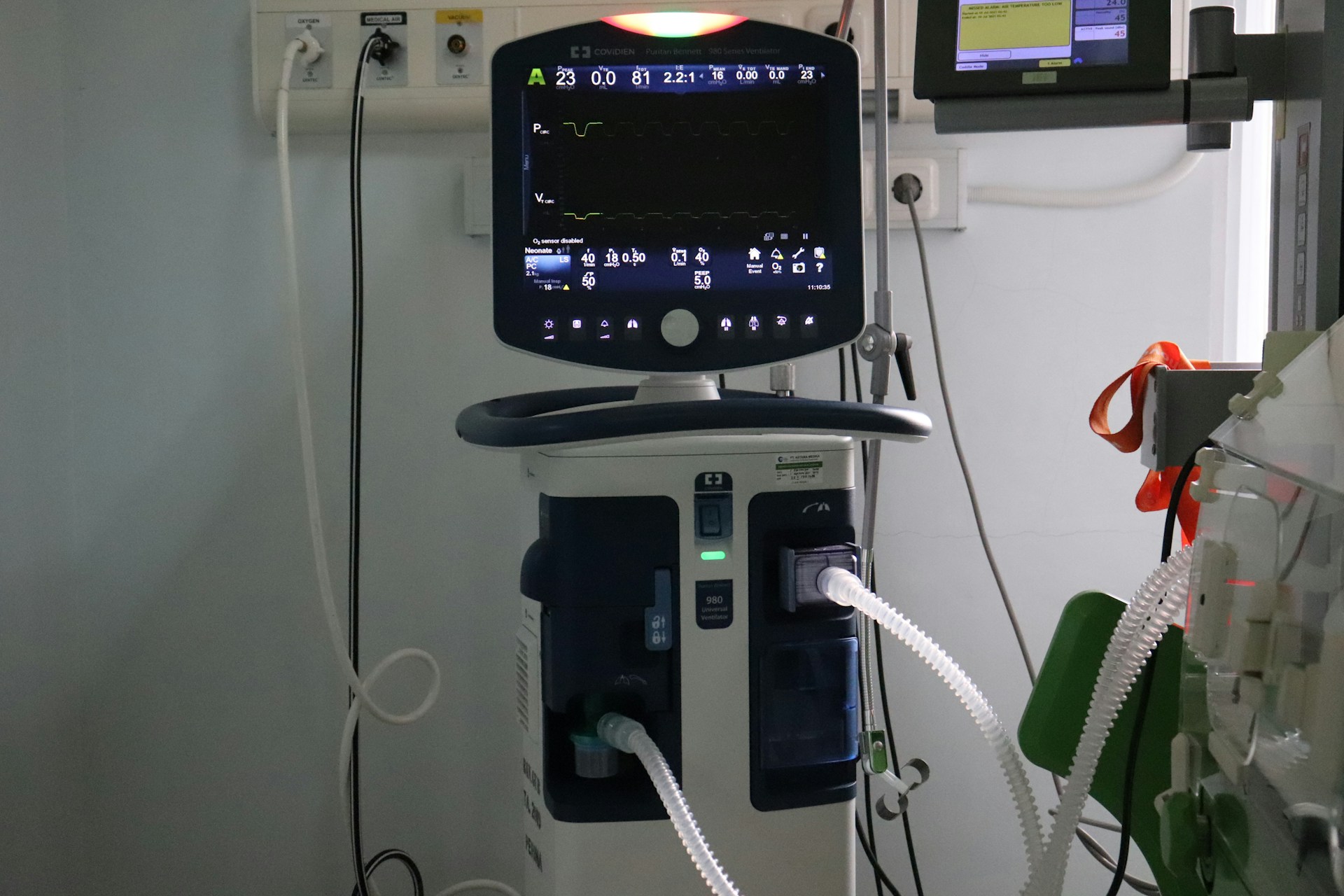 A machine in a hospital | Source: Unsplash