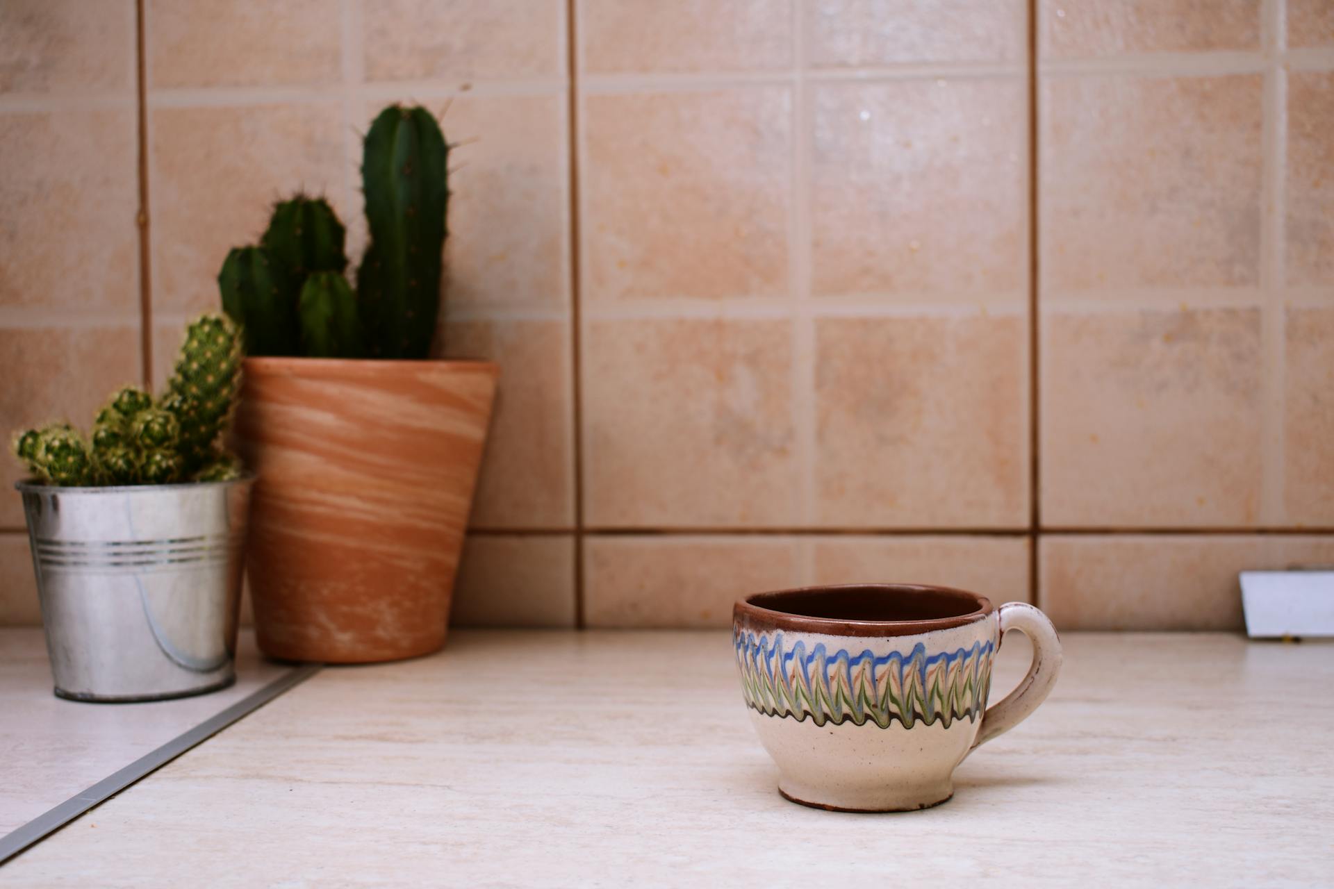 A mug on a counter | Source: Pexels
