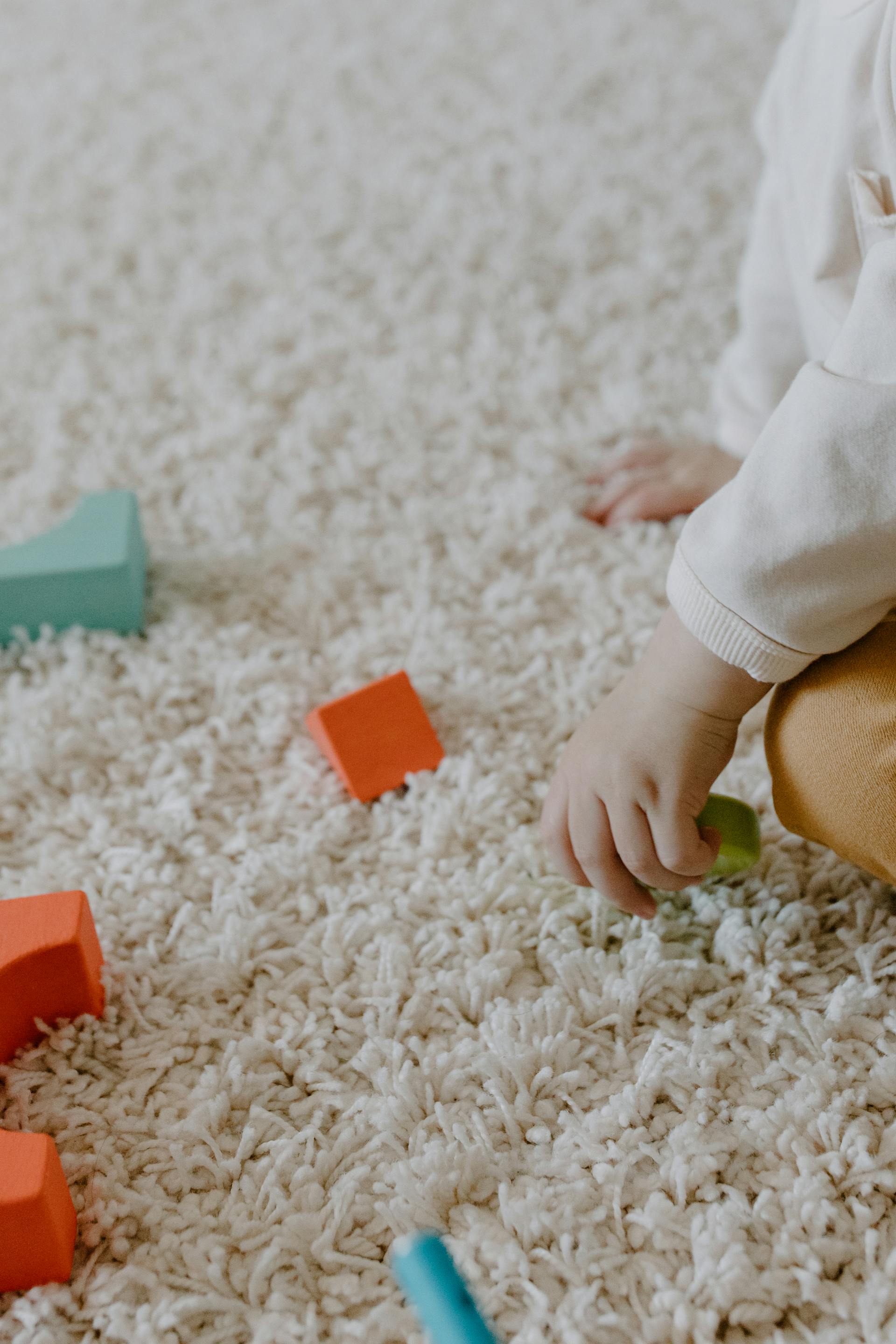 A child playing with toys | Source: Pexels