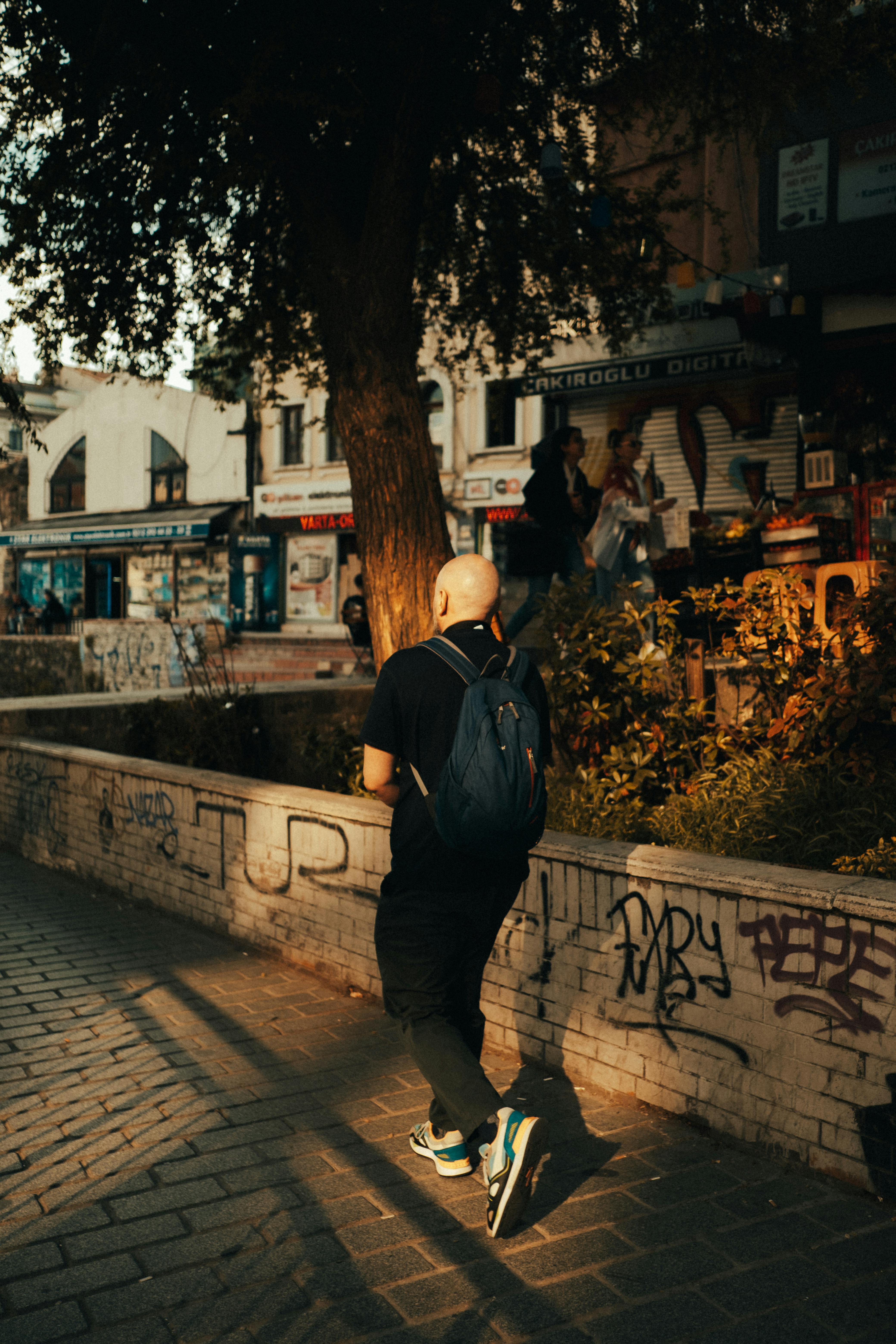 A man walking away | Source: Pexels