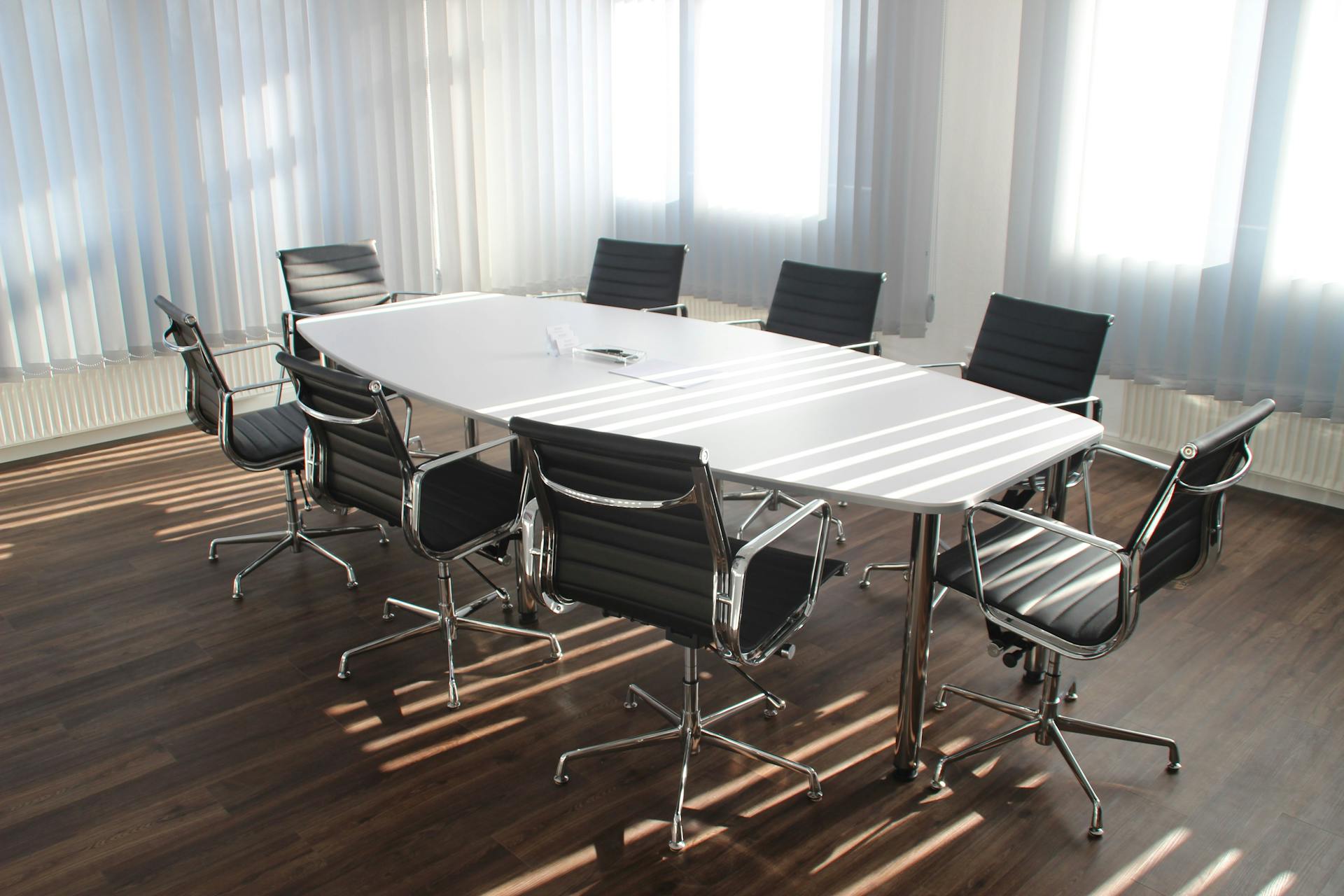 An empty conference room | Source: Pexels