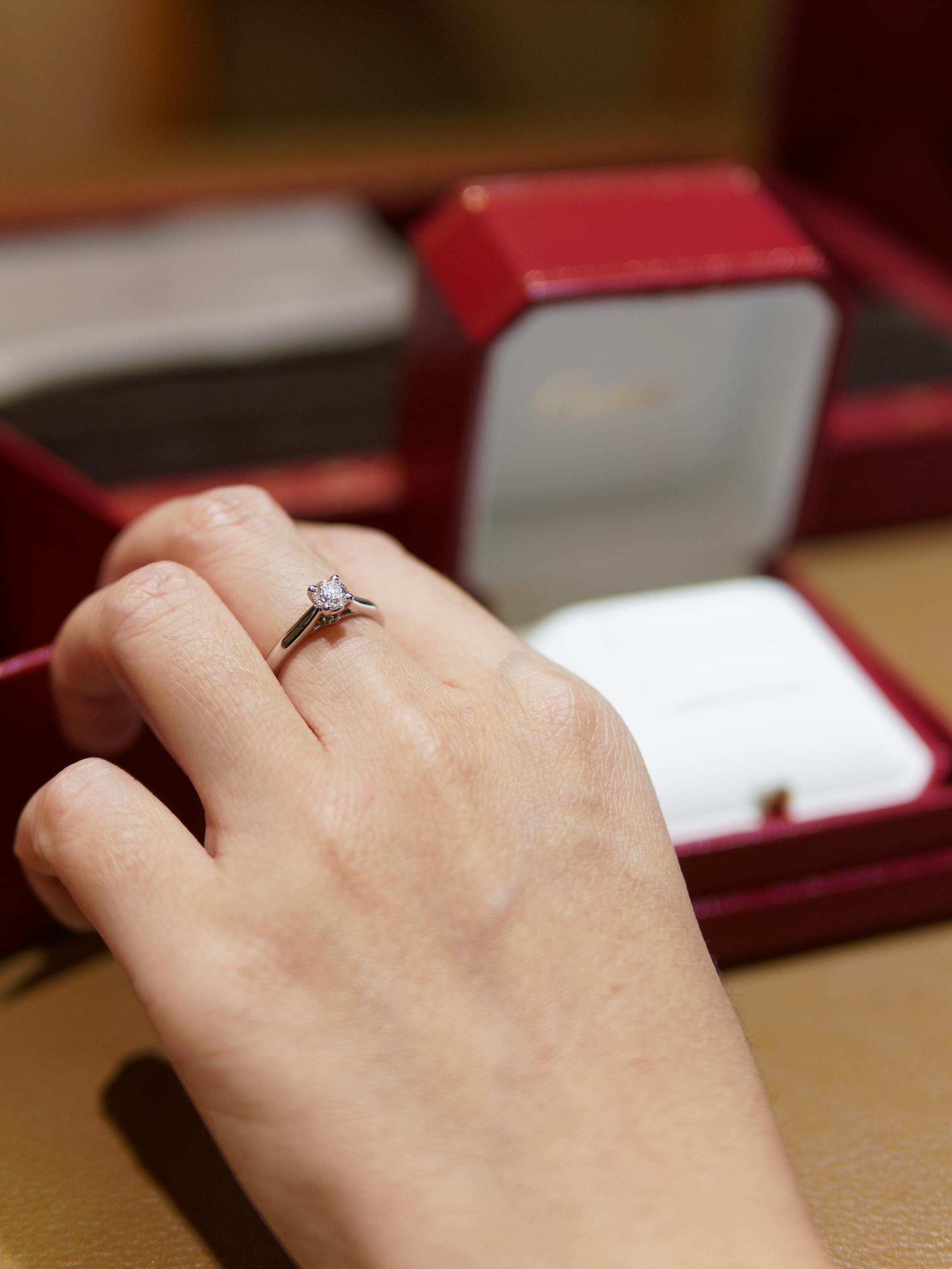 A woman looking through her jewelry box | Source: Pexels