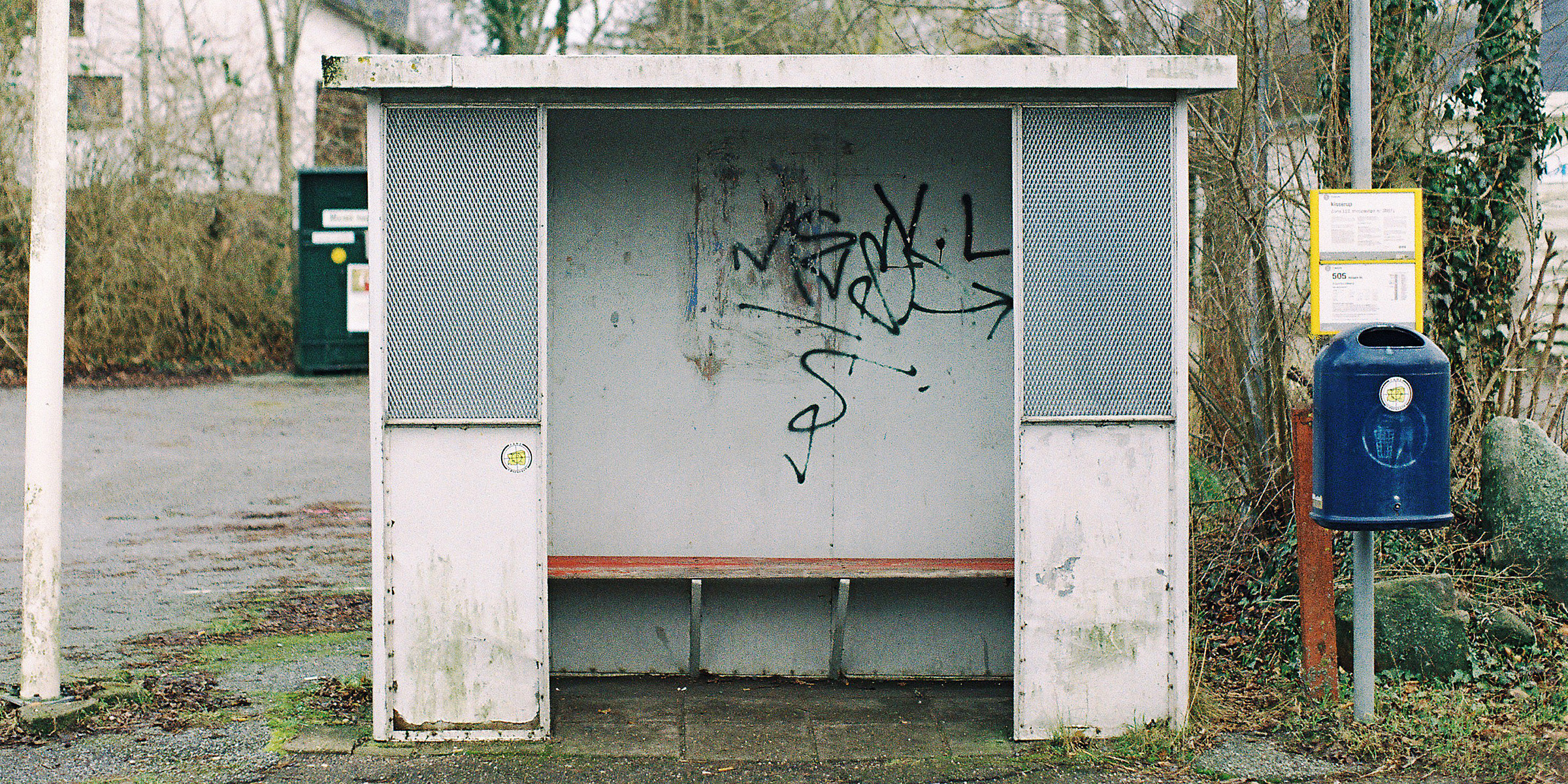 A bus stop with graffiti | Source: Flickr