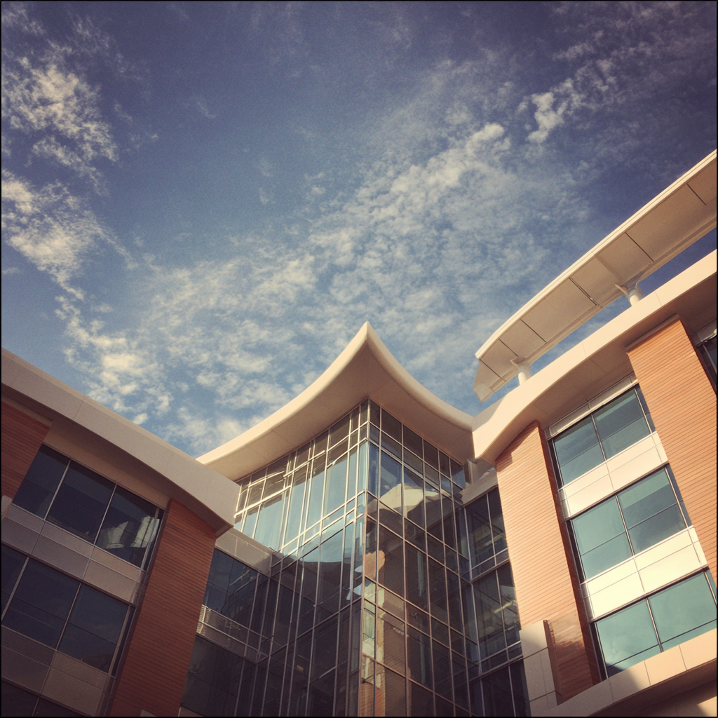 The exterior of a modern hospital | Source: Midjourney