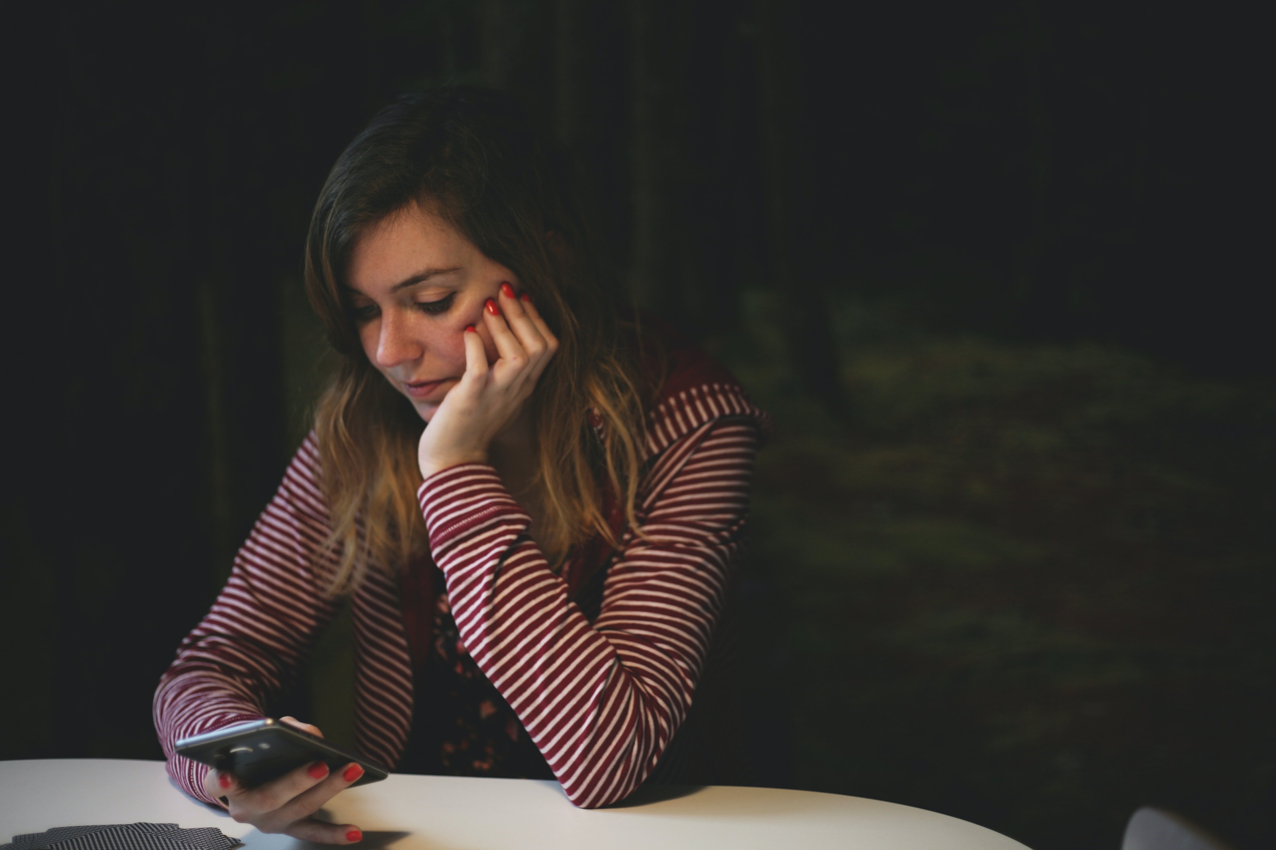 Caitlyn was dead scared when Declan didn't answer his phone. | Source: Unsplash