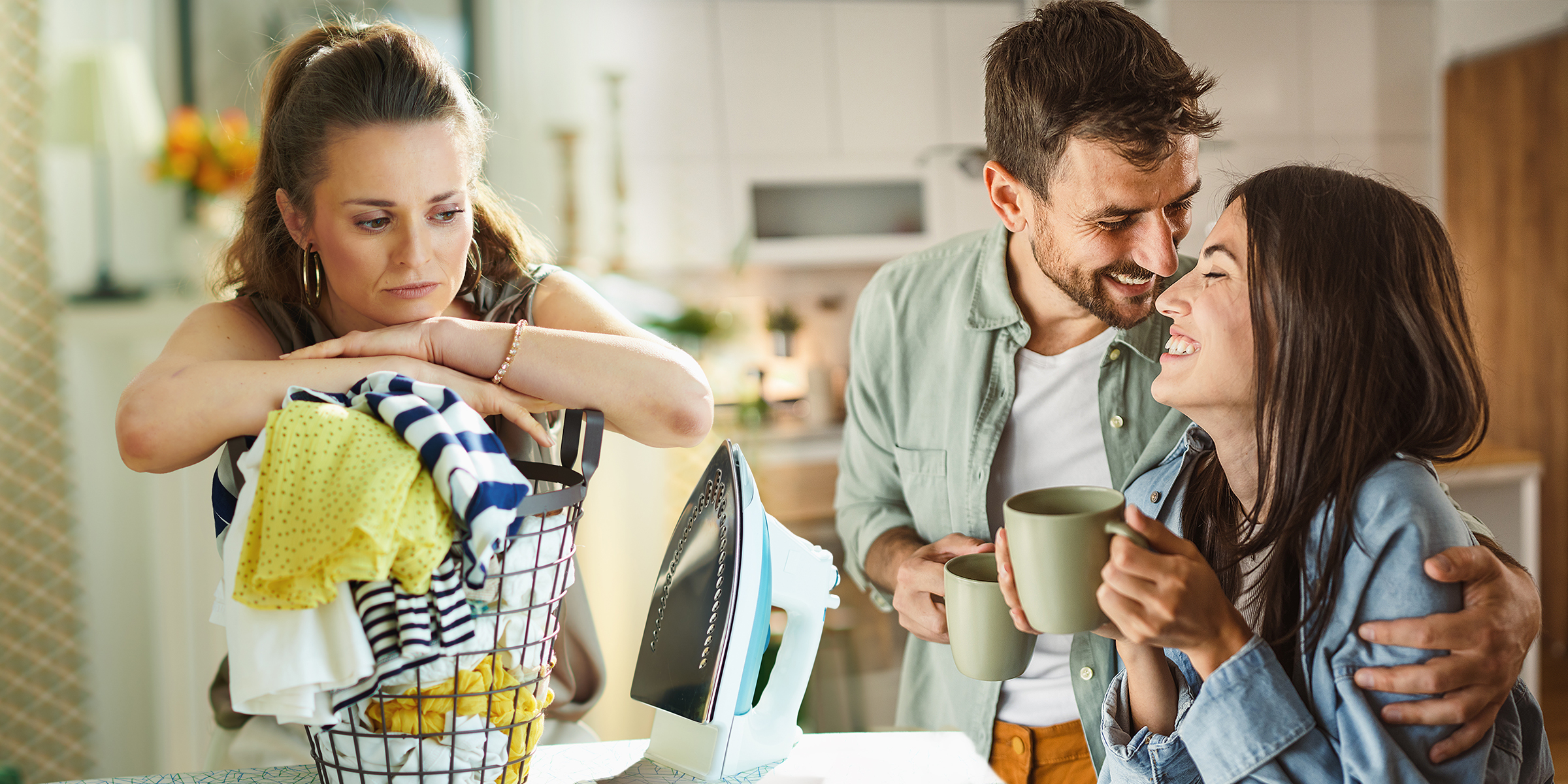 A woman thinking about her husband having coffee with another woman | Source: Shutterstock