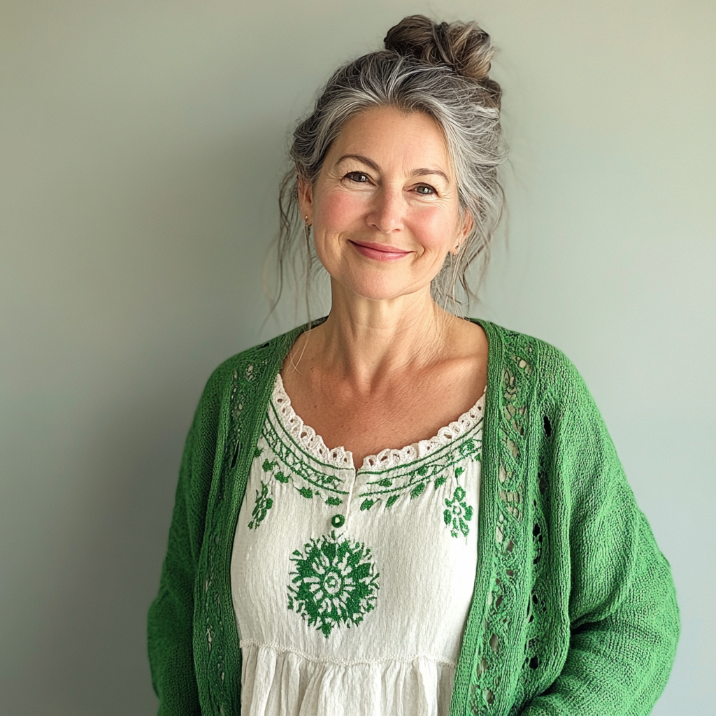 A smiling older woman | Source: Midjourney
