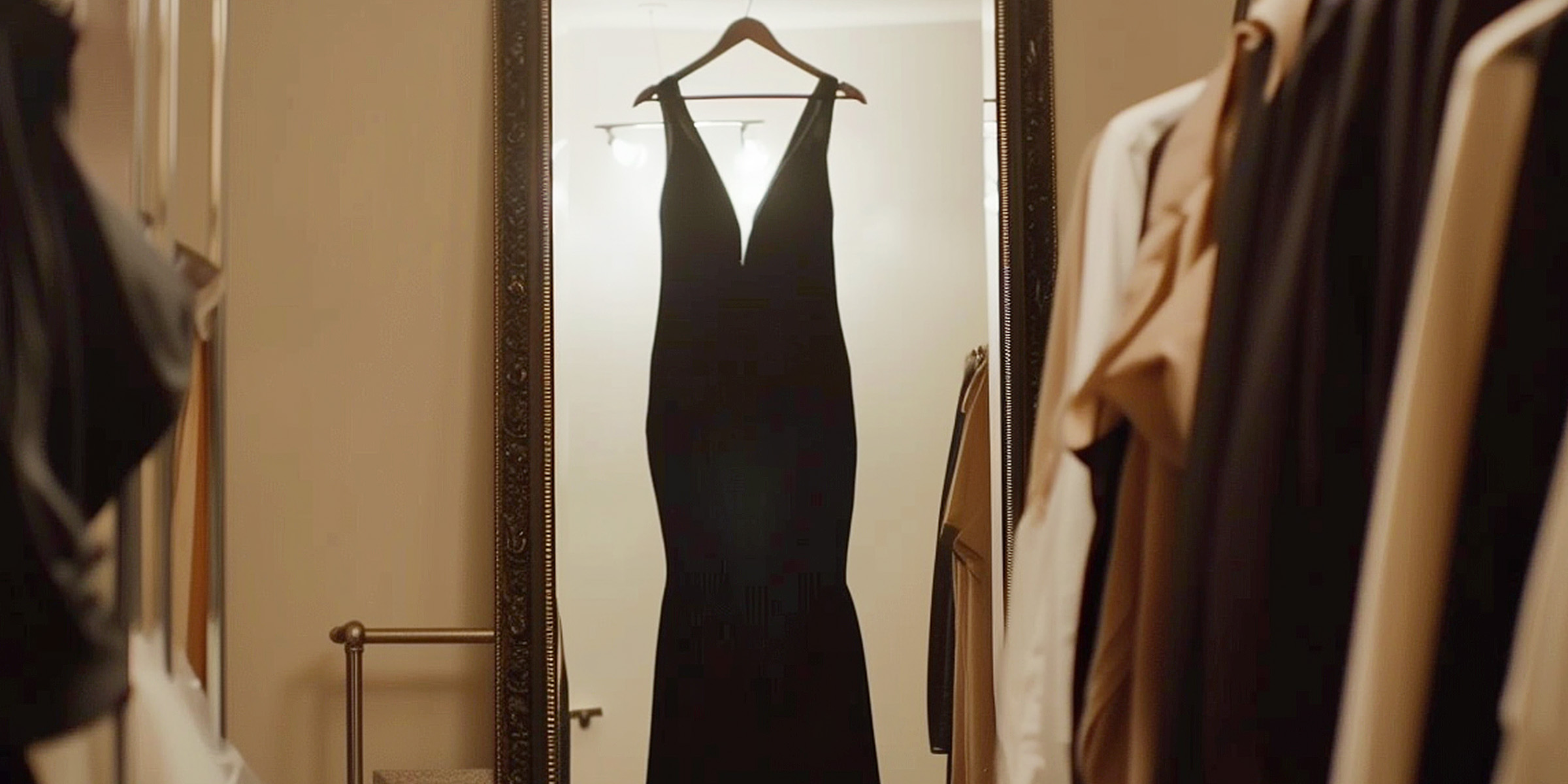 A black dress | Source: Amomama