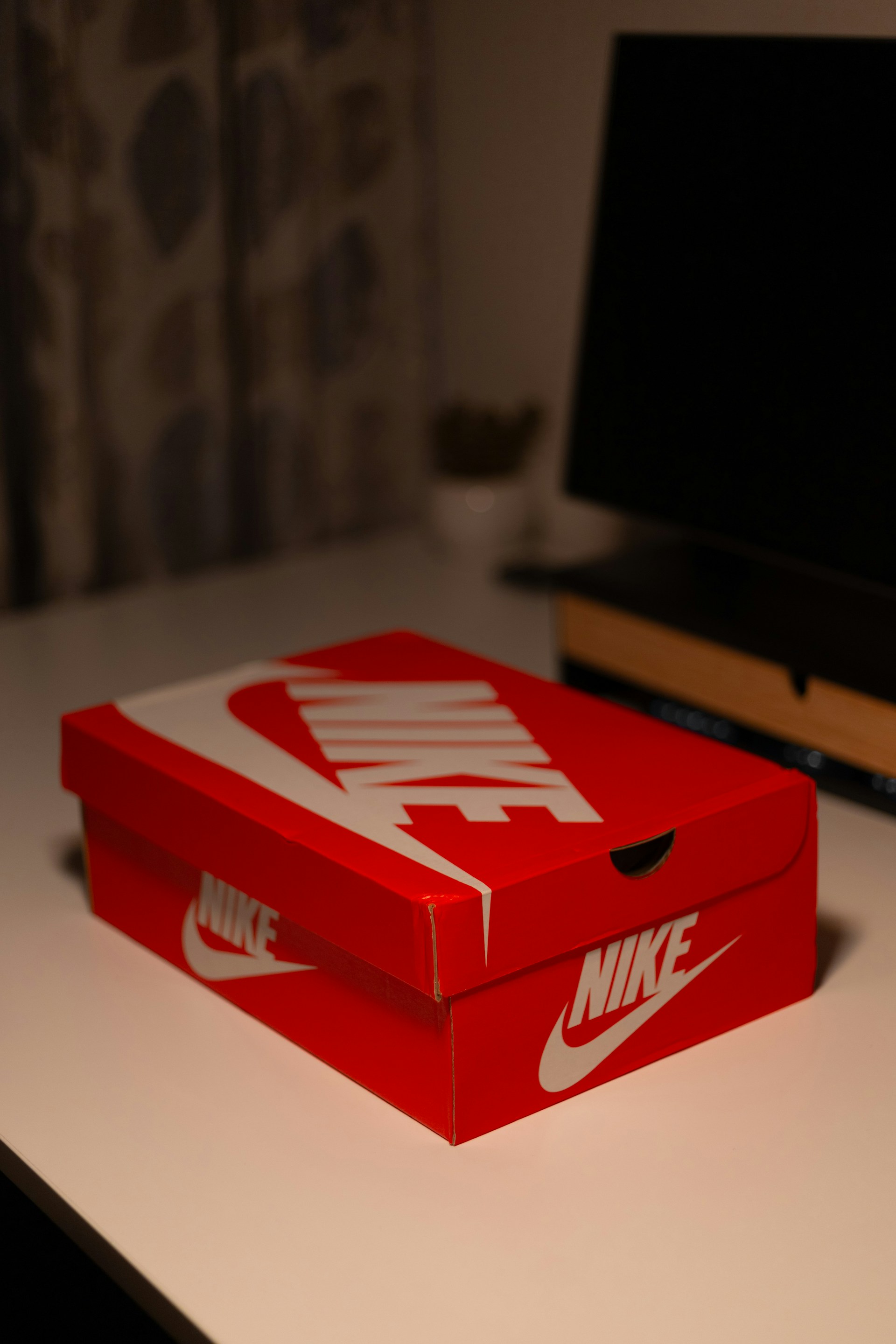 A shoebox on the table | Source: Unsplash