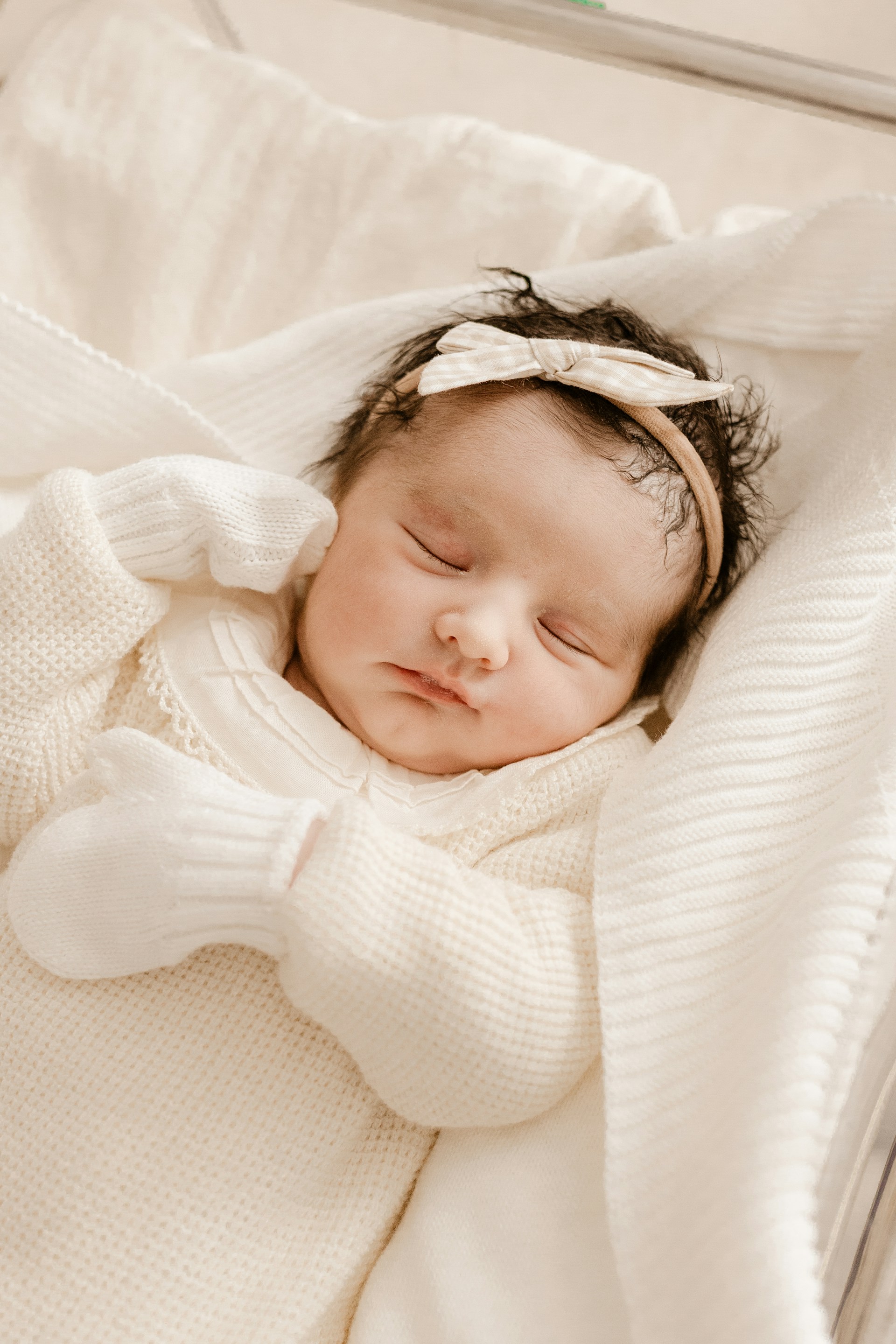 A baby girl fast asleep | Source: Unsplash