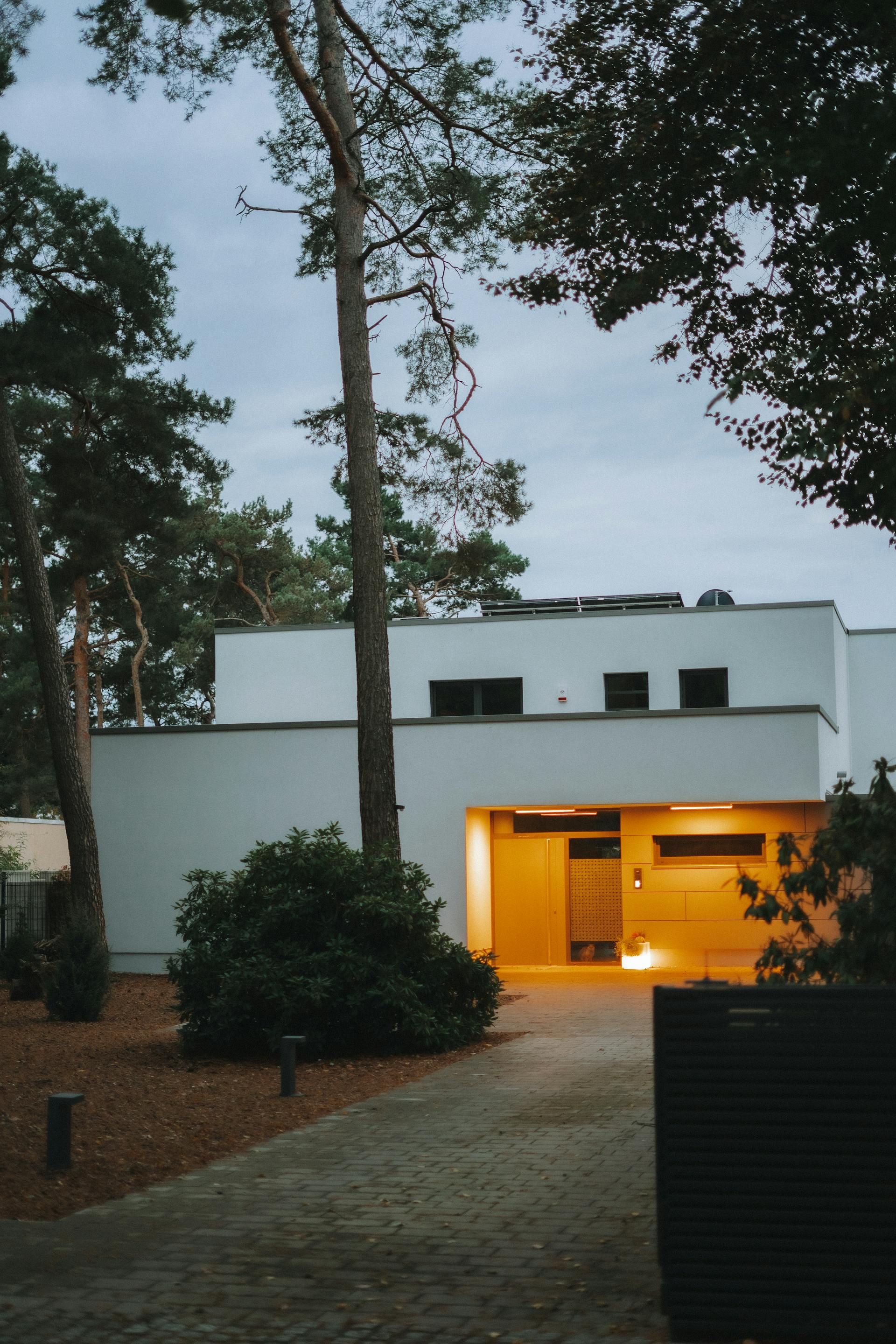A home driveway | Source: Pexels