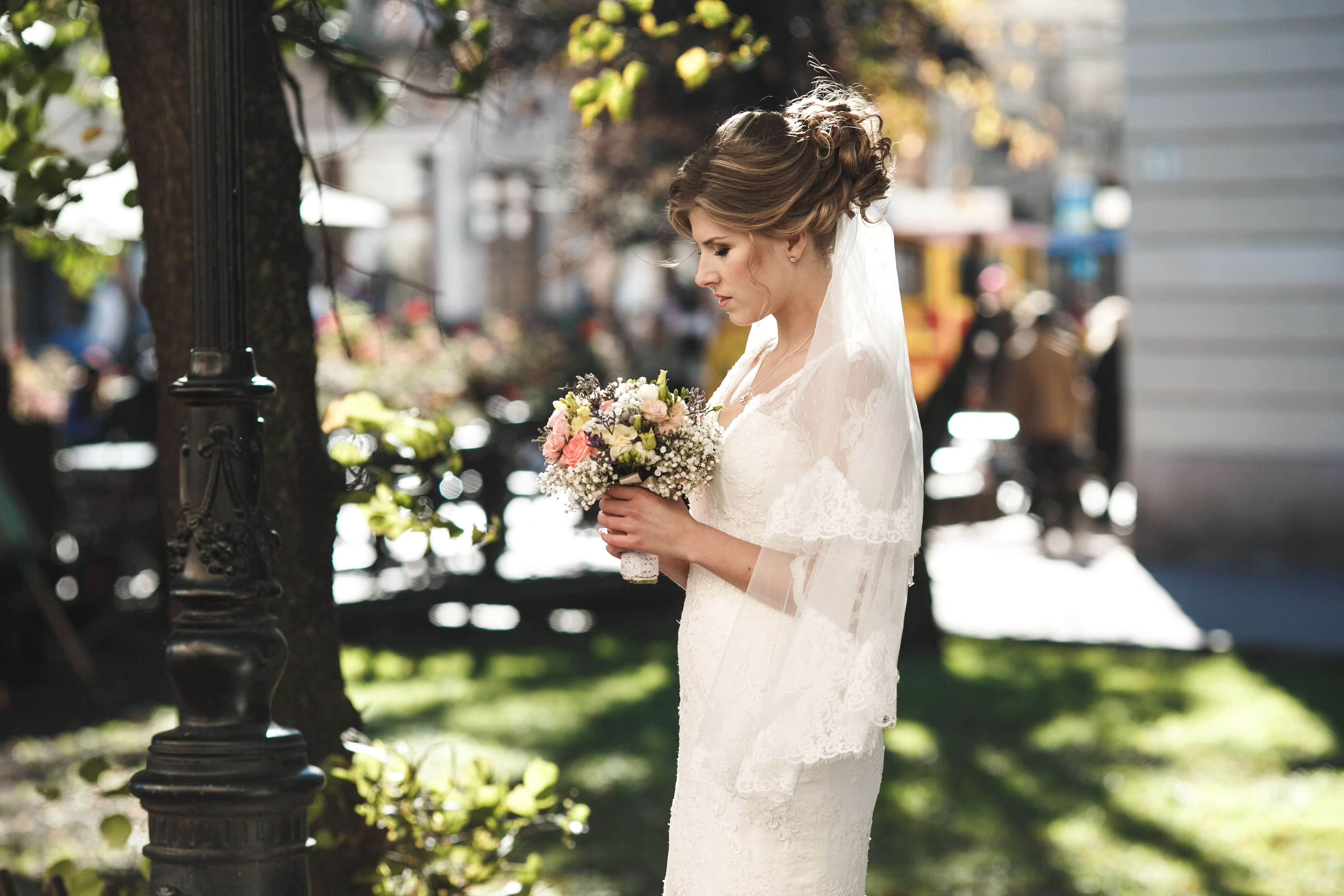 A bride in her gown | Source: Magnific