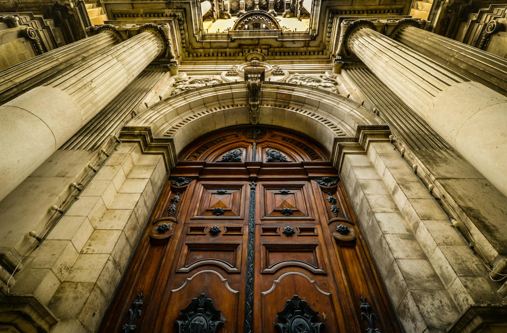 Close-up shot of a cathedral door | Source: Pexels