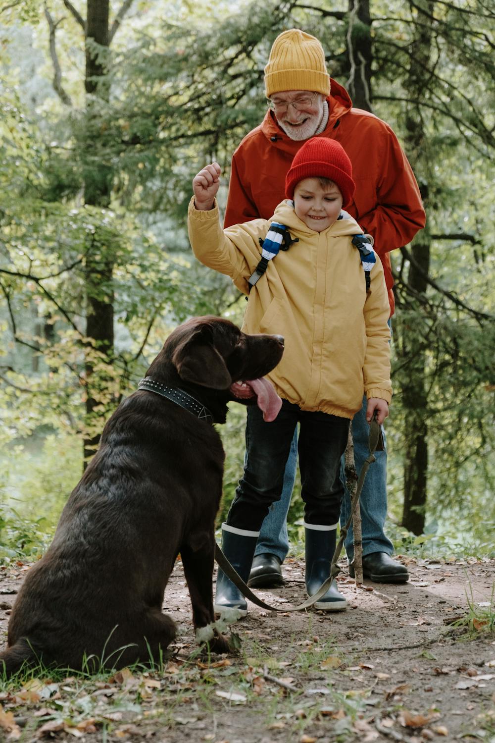 Grandfather and his grandson | Source: Pexels