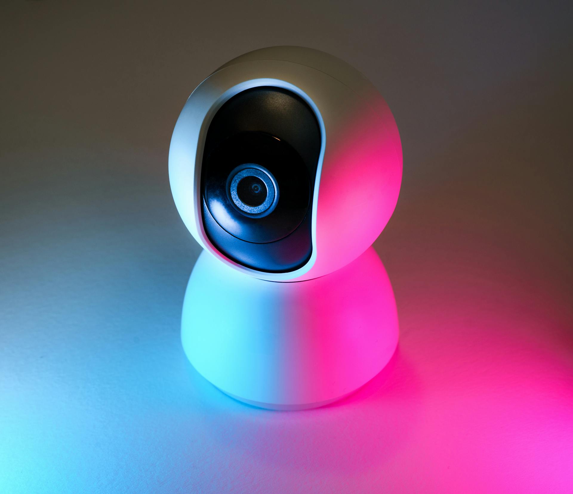 A home security camera | Source: Pexels
