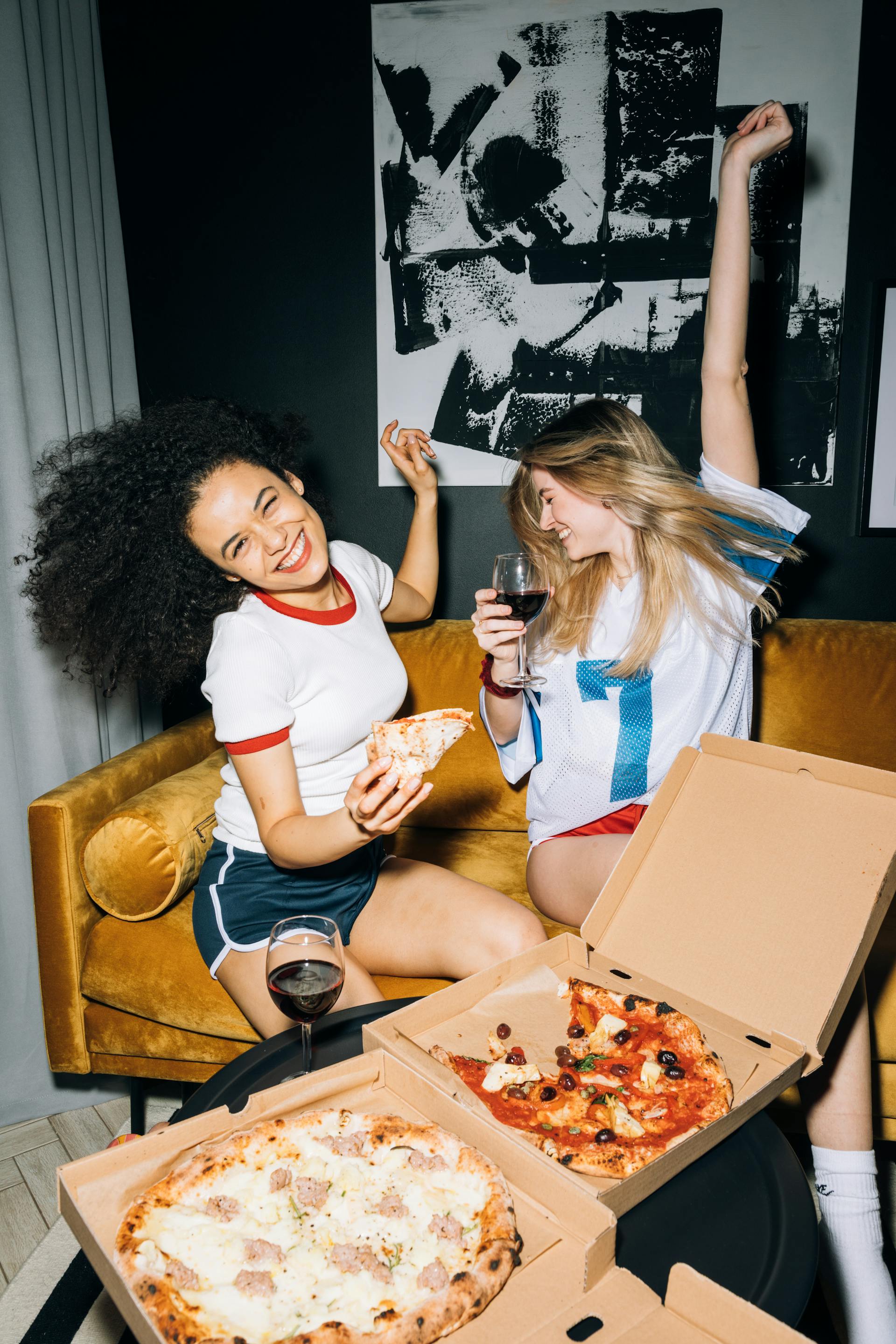 Two friends having a good time | Source: Pexels