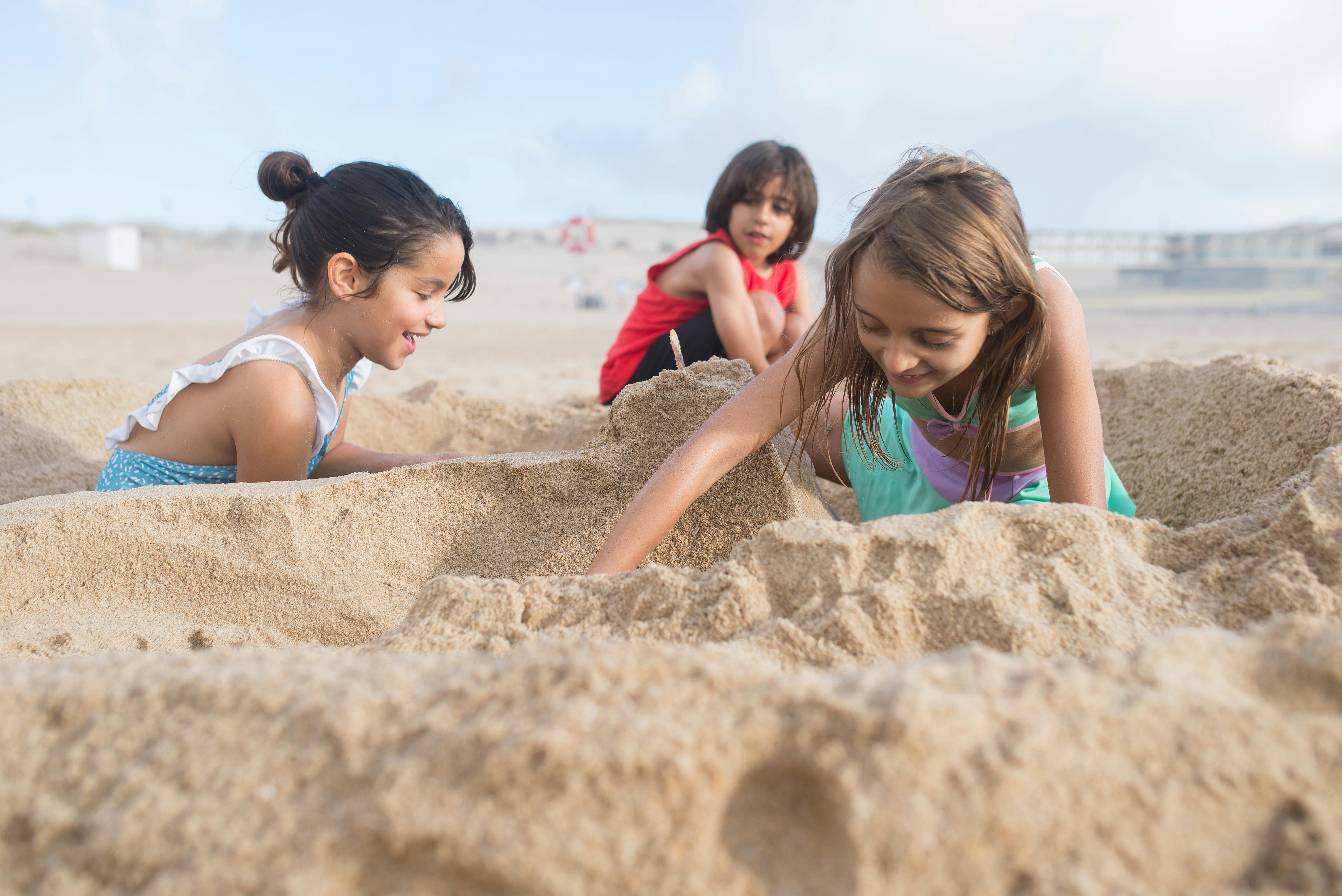 Children at the beach | Source: Pexels