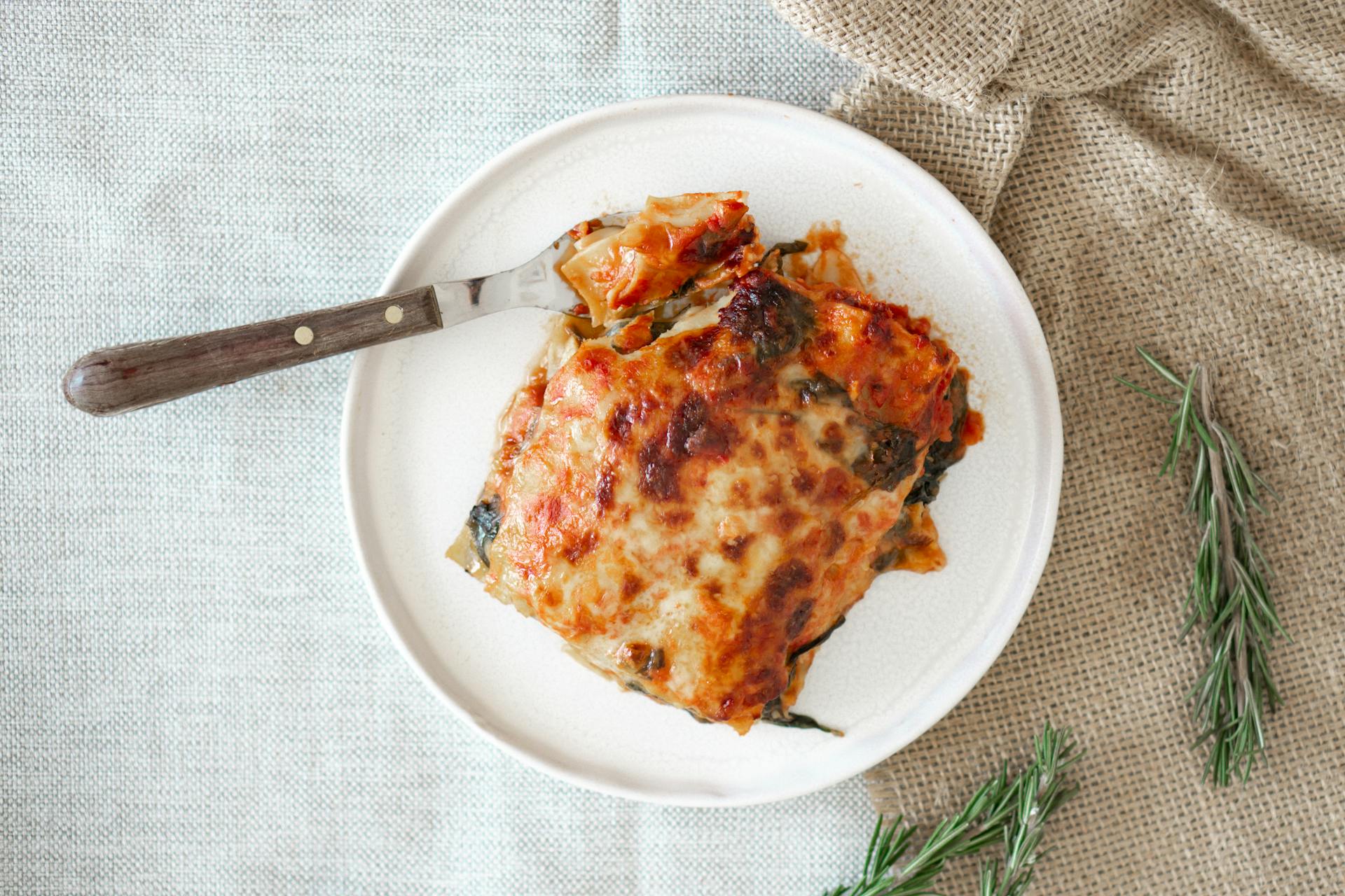 A plate of lasagna | Source: Pexels