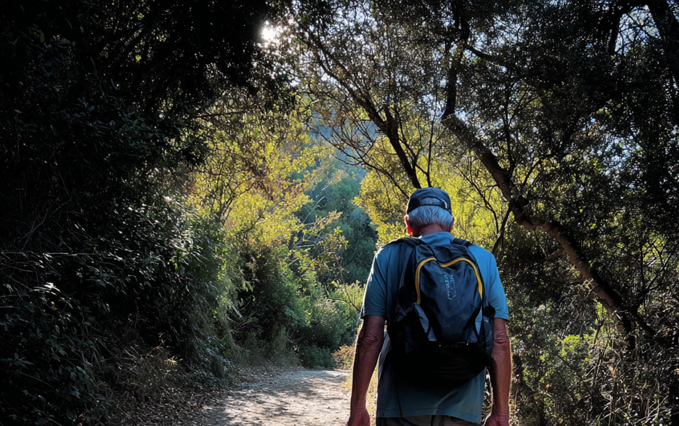 An old man on a hiking trail | Source: Midjourney