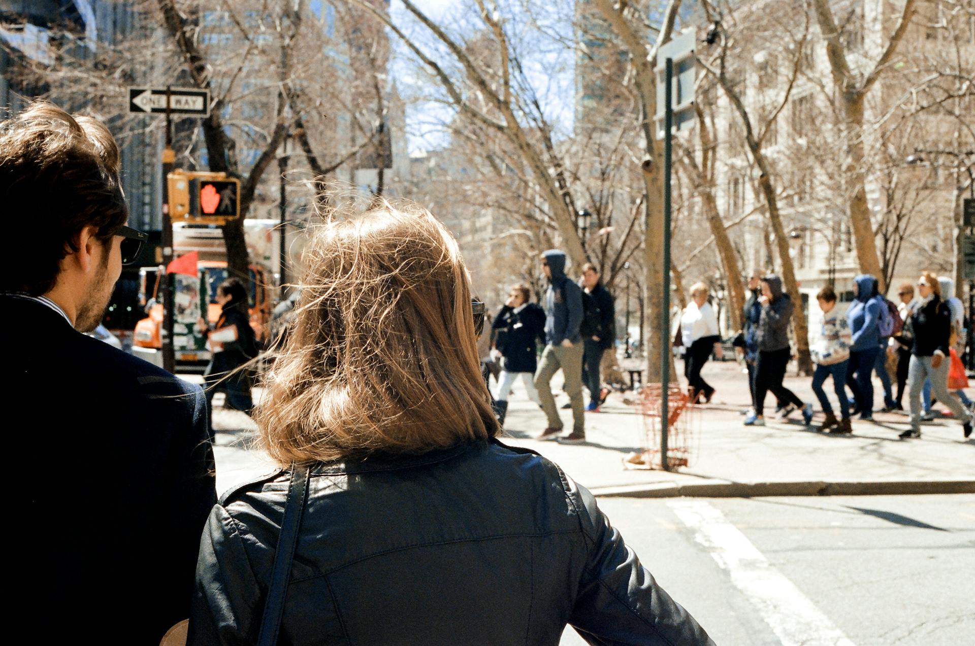Pedestrians in an urban area | Source: Pexels