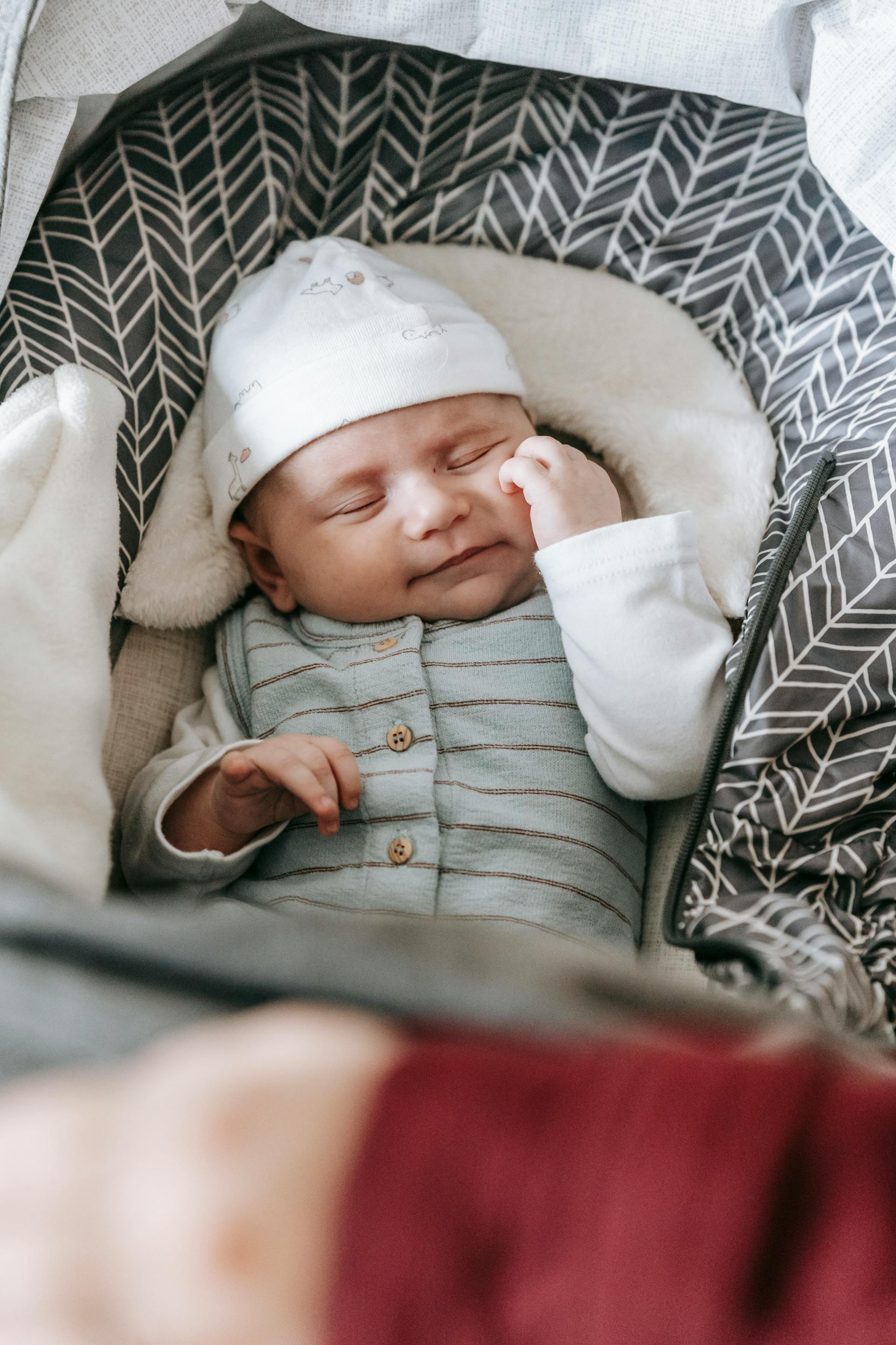 A baby in a stroller | Source: Pexels