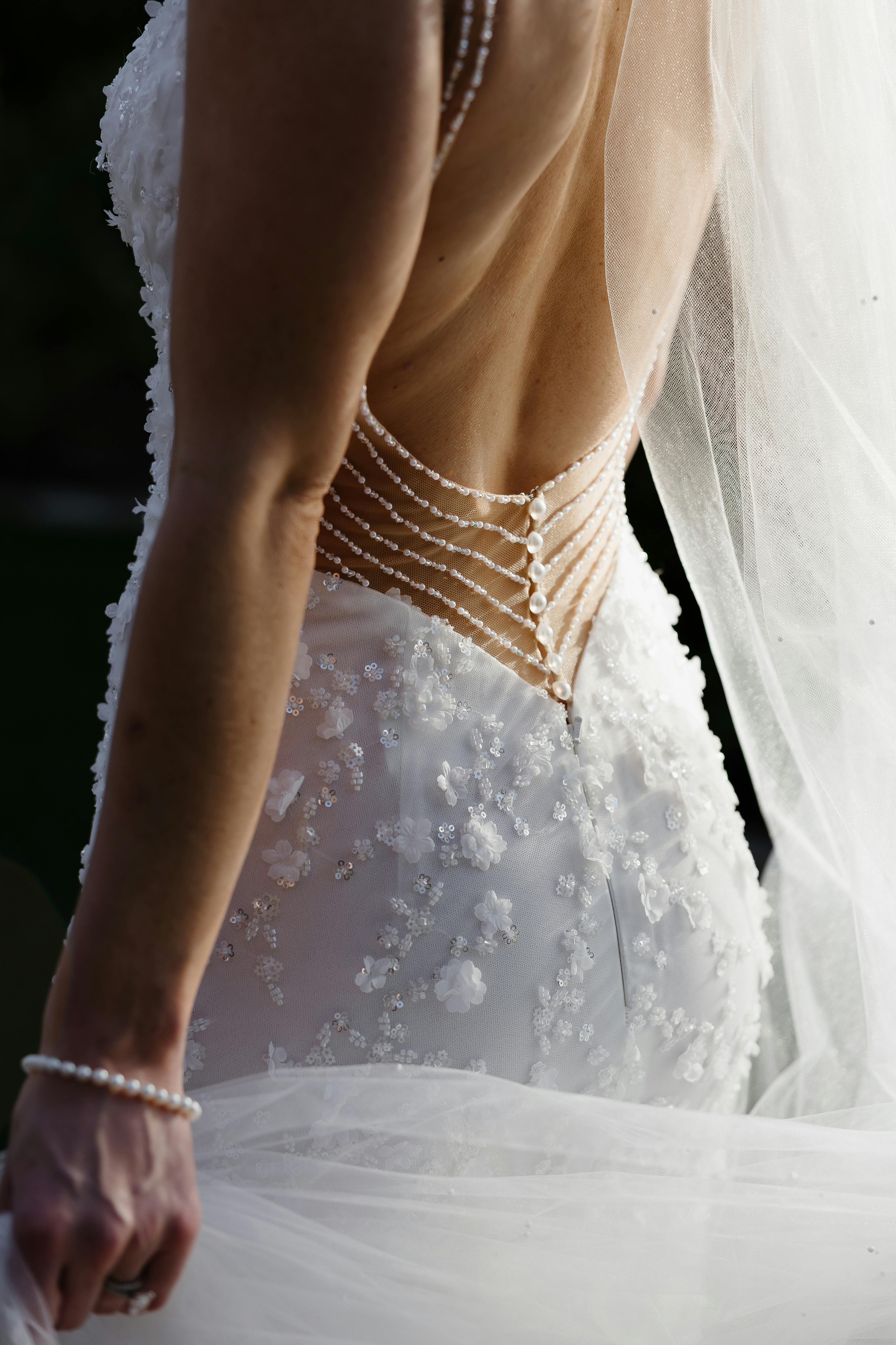 A woman in a wedding dress | Source: Pexels
