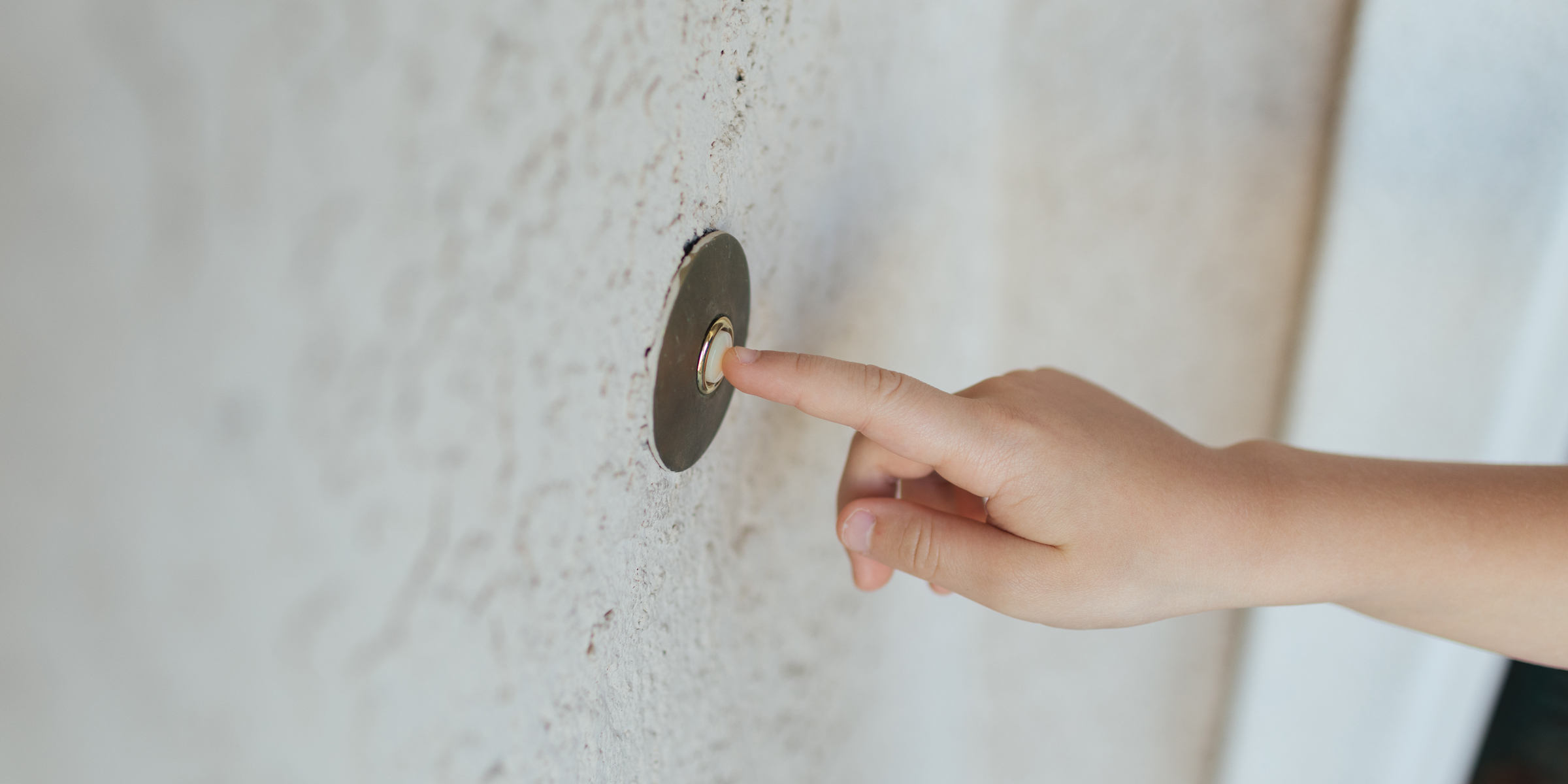 Door bell | Source: Shutterstock