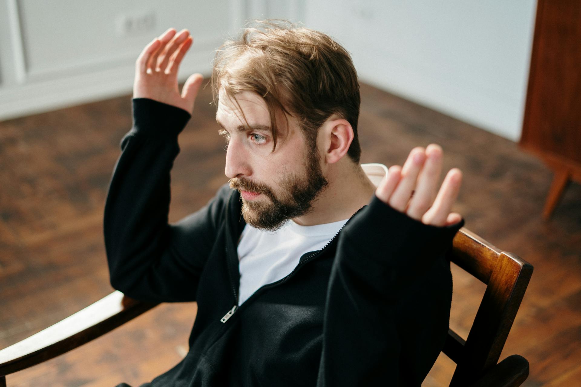 A man talking to his therapist | Source: Pexels